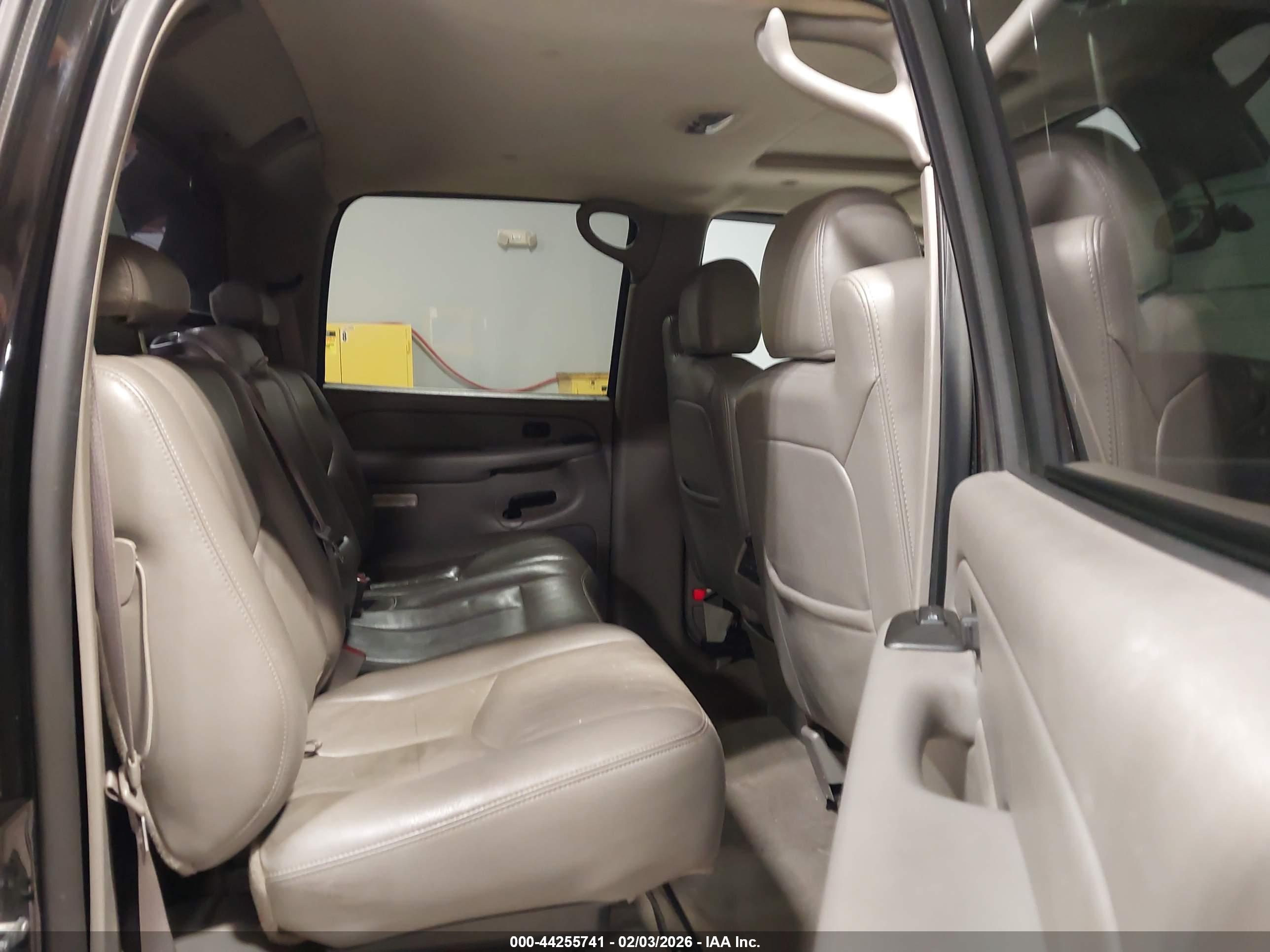 CHEVROLET AVALANCHE image 8