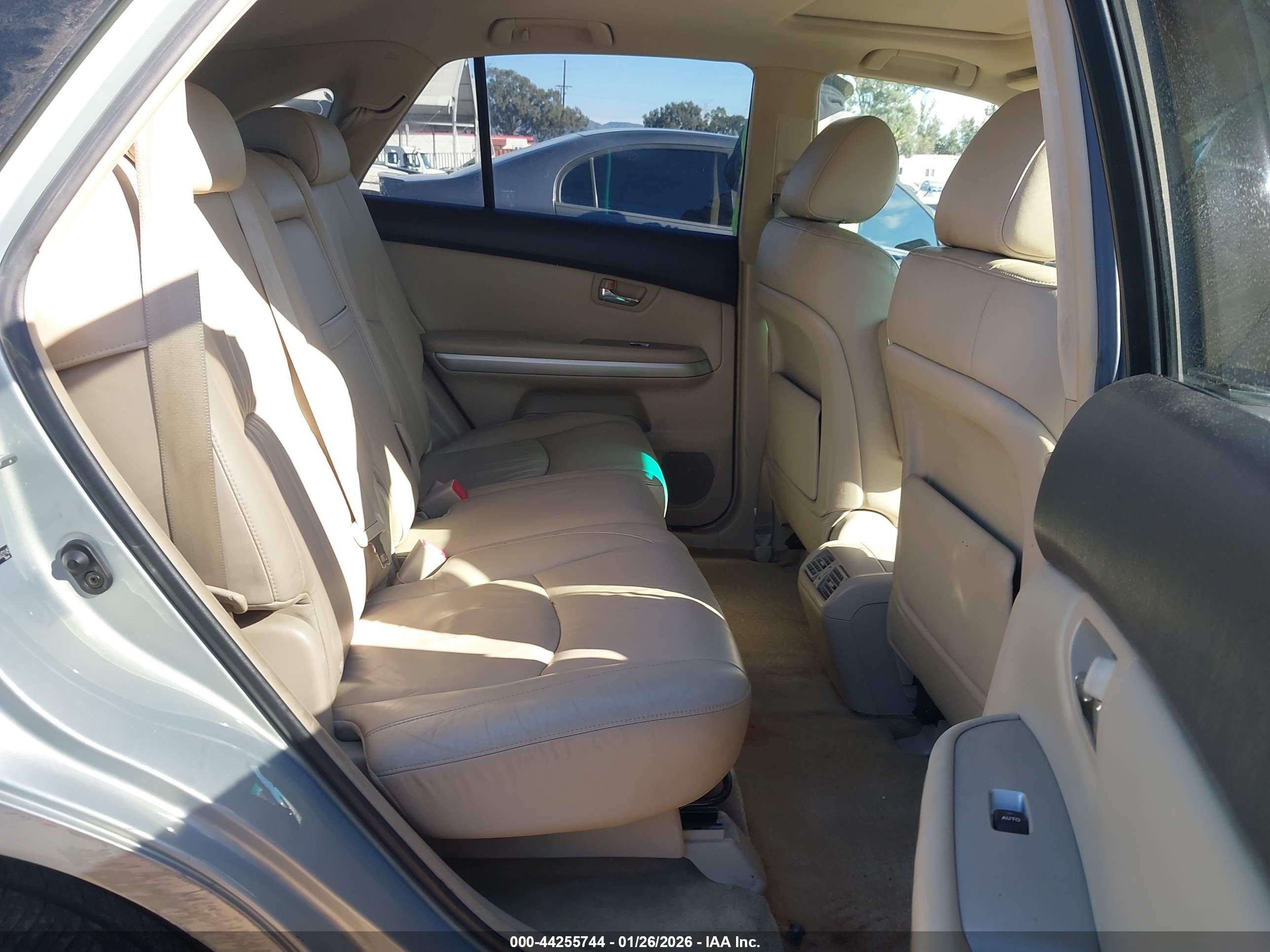 LEXUS RX image 8
