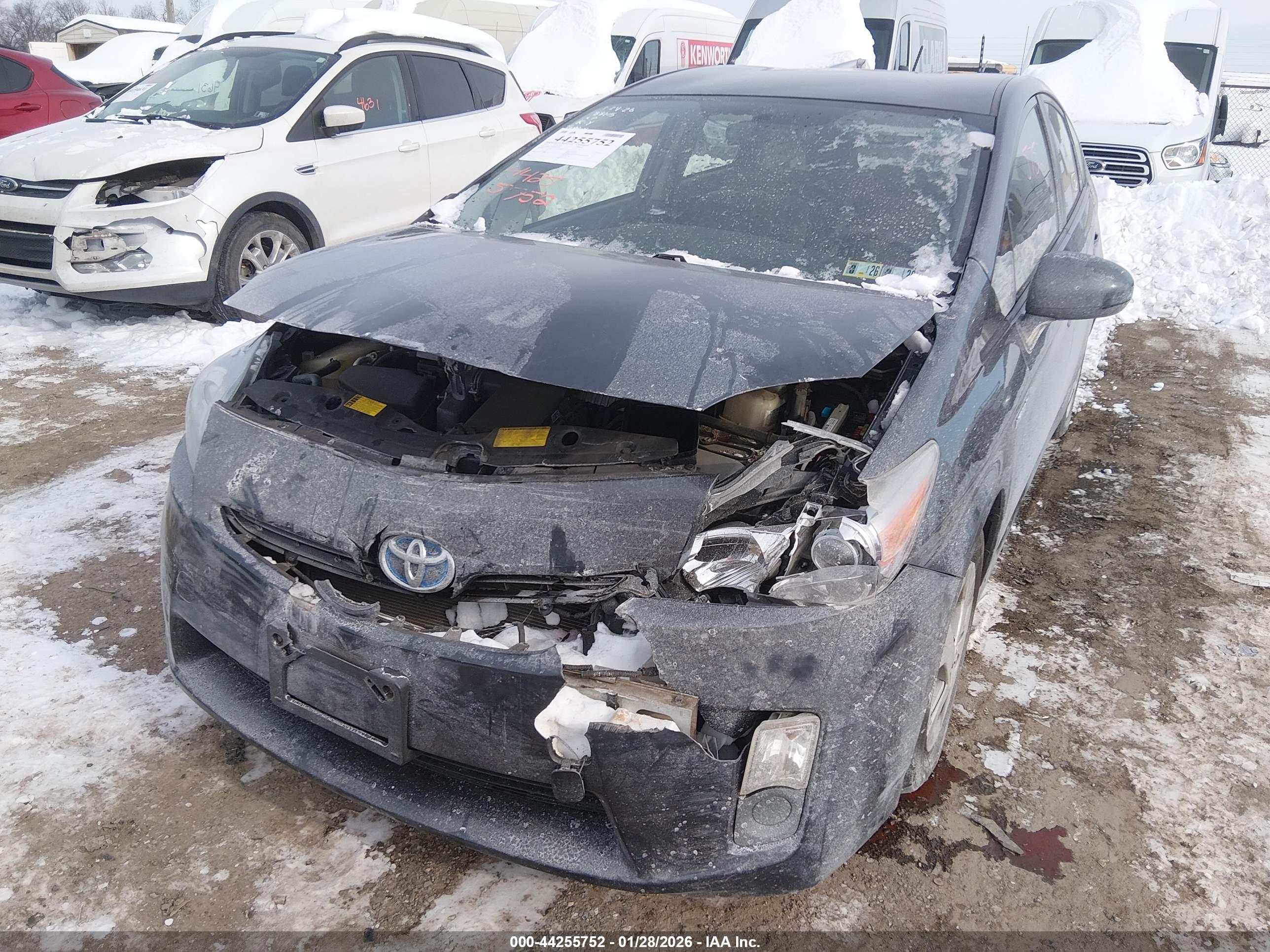 TOYOTA PRIUS image 6