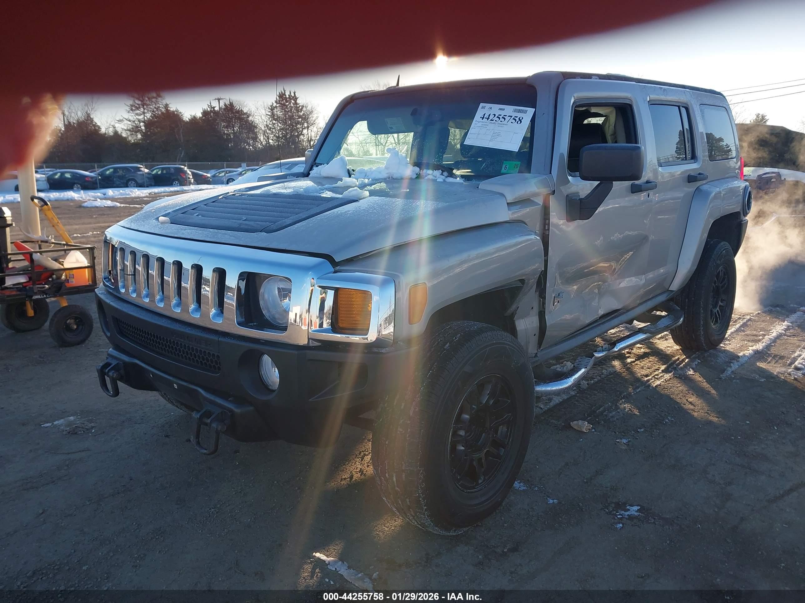 HUMMER H3 image 2