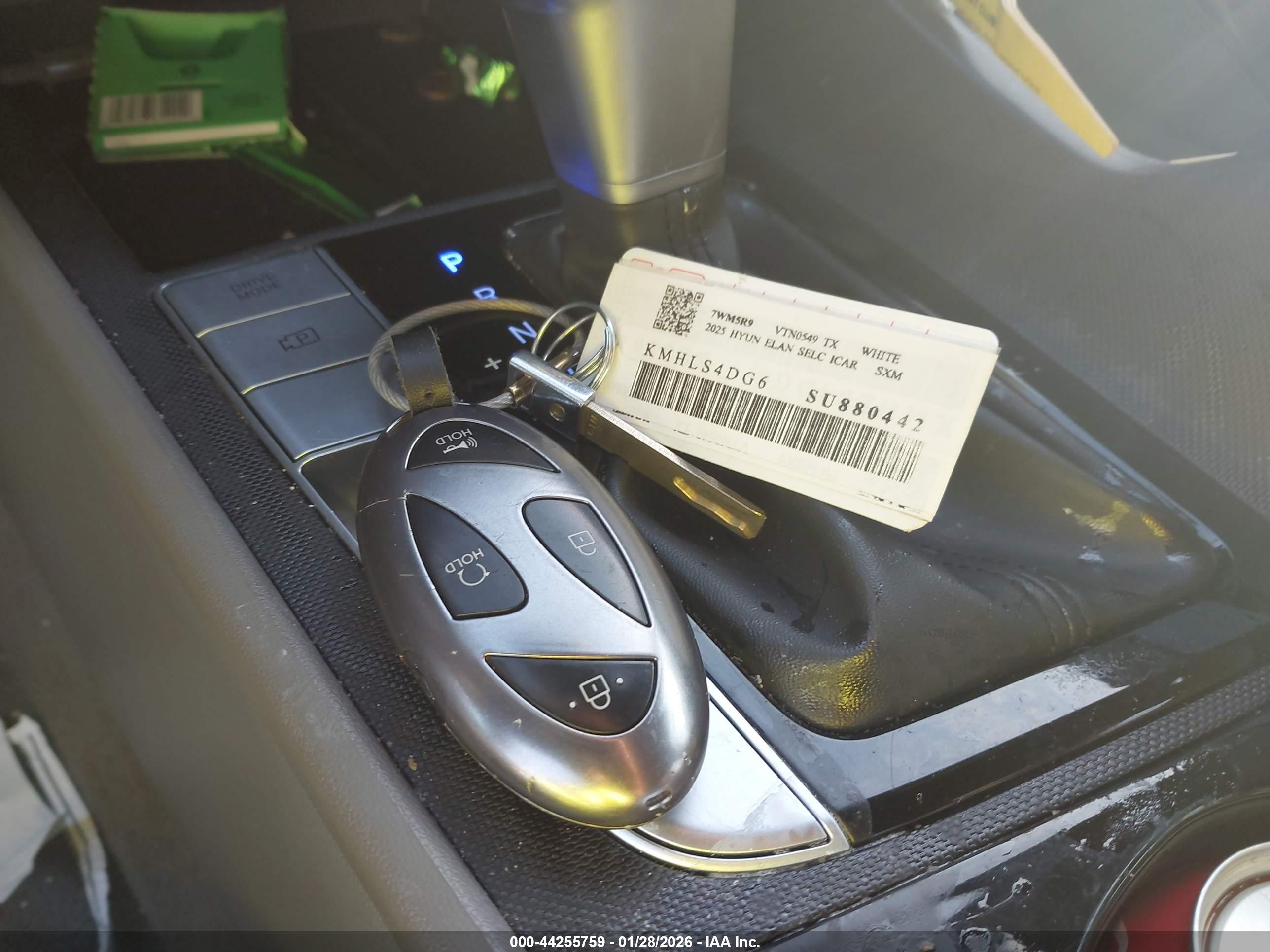 HYUNDAI ELANTRA image 11