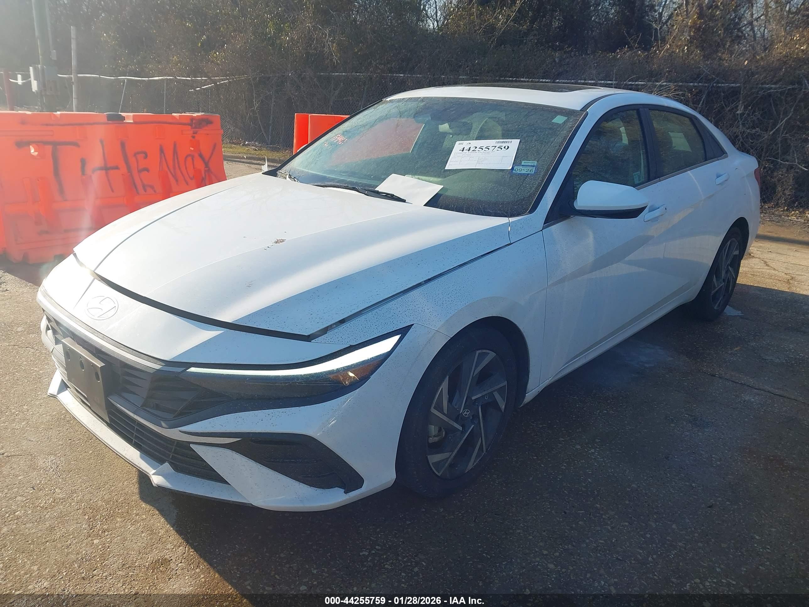 HYUNDAI ELANTRA image 2