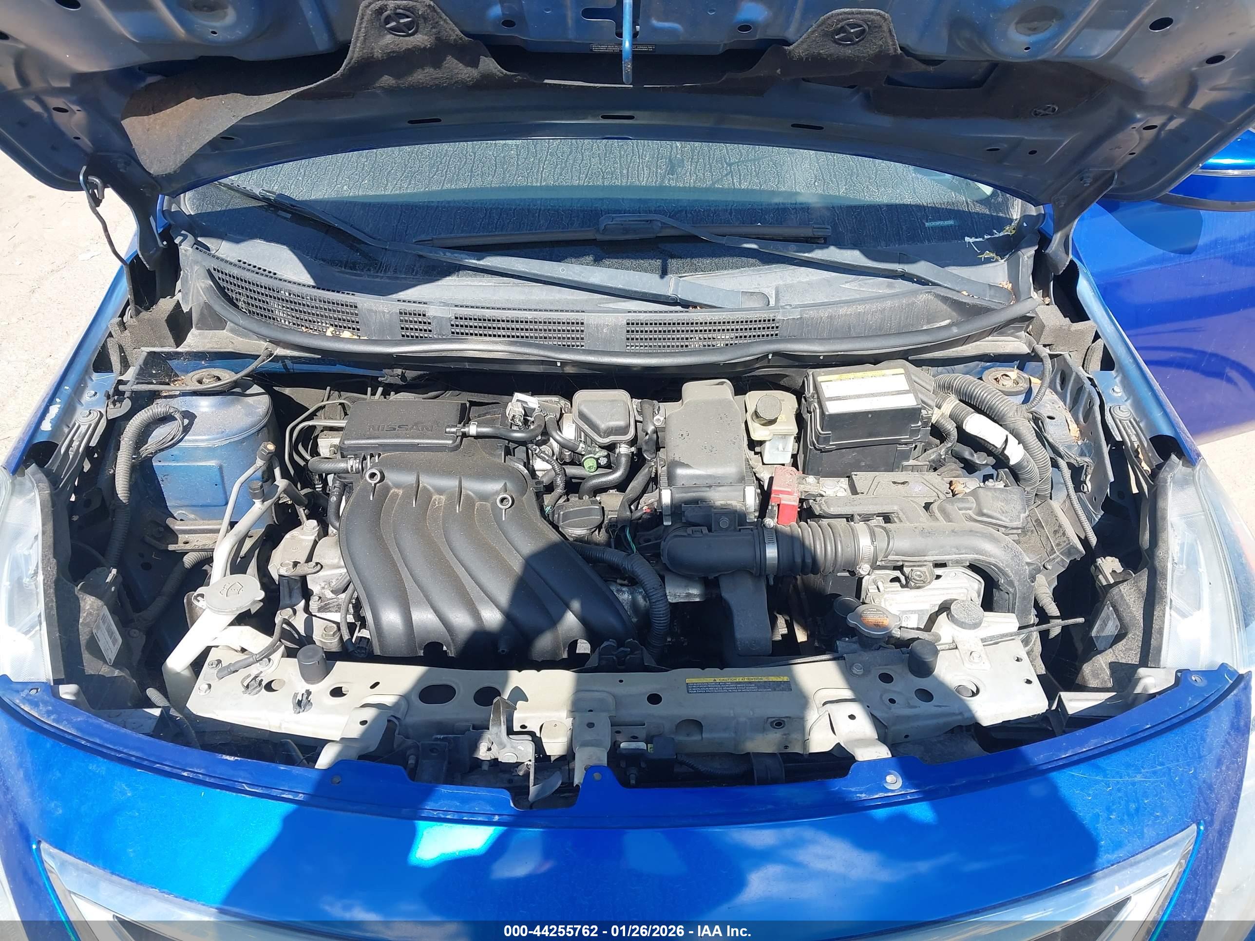 NISSAN VERSA image 10