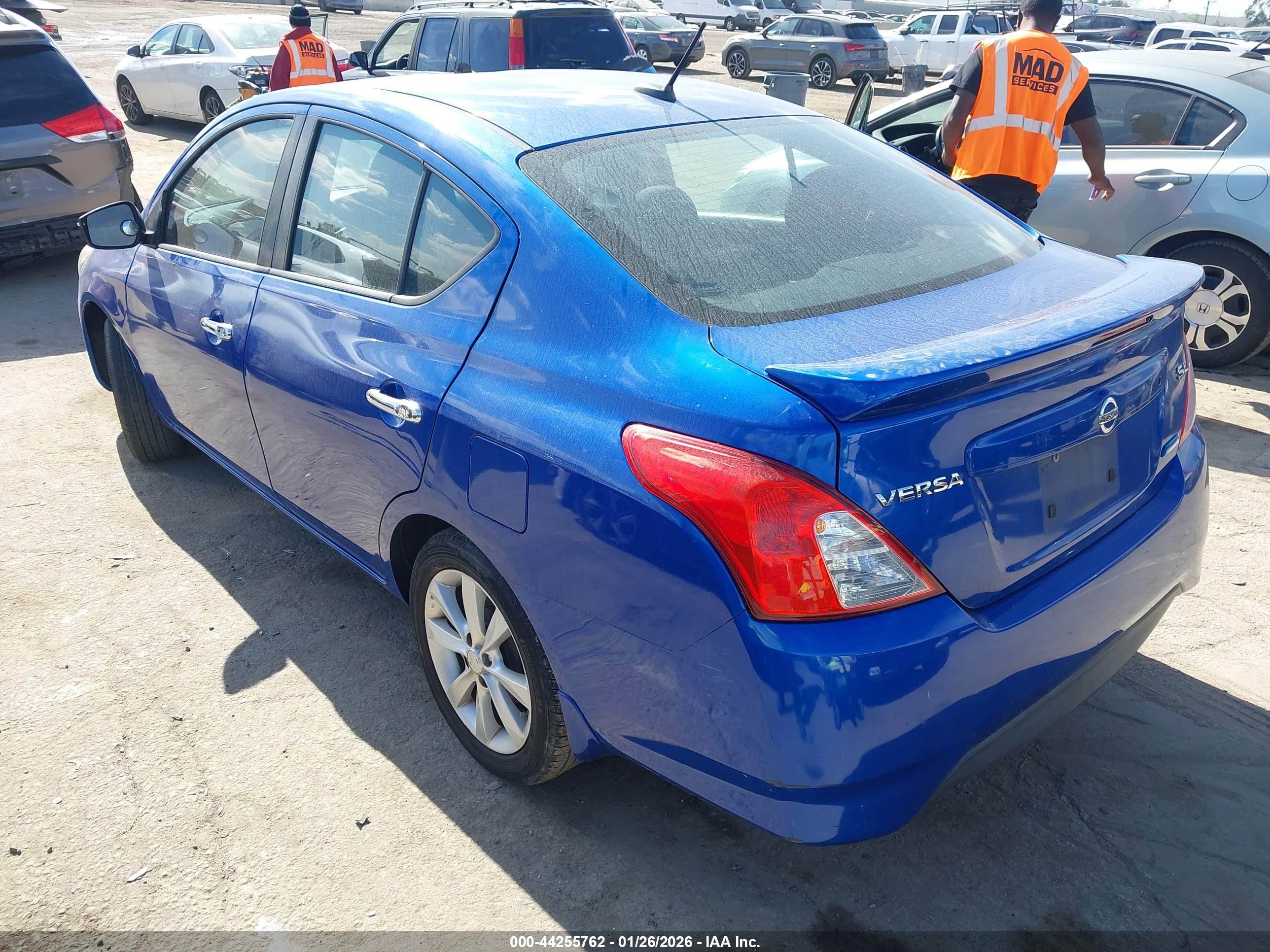 NISSAN VERSA image 3