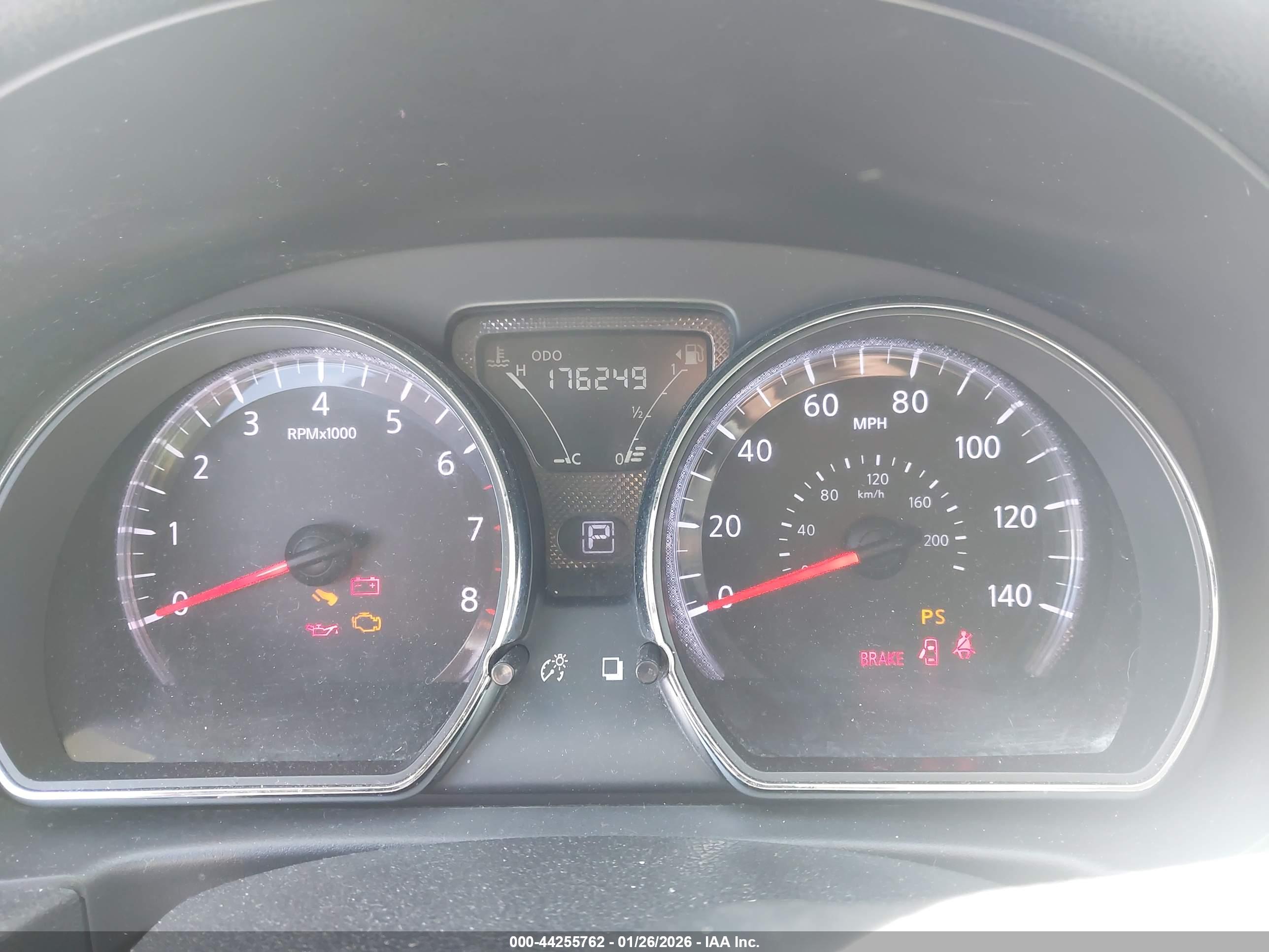 NISSAN VERSA image 7