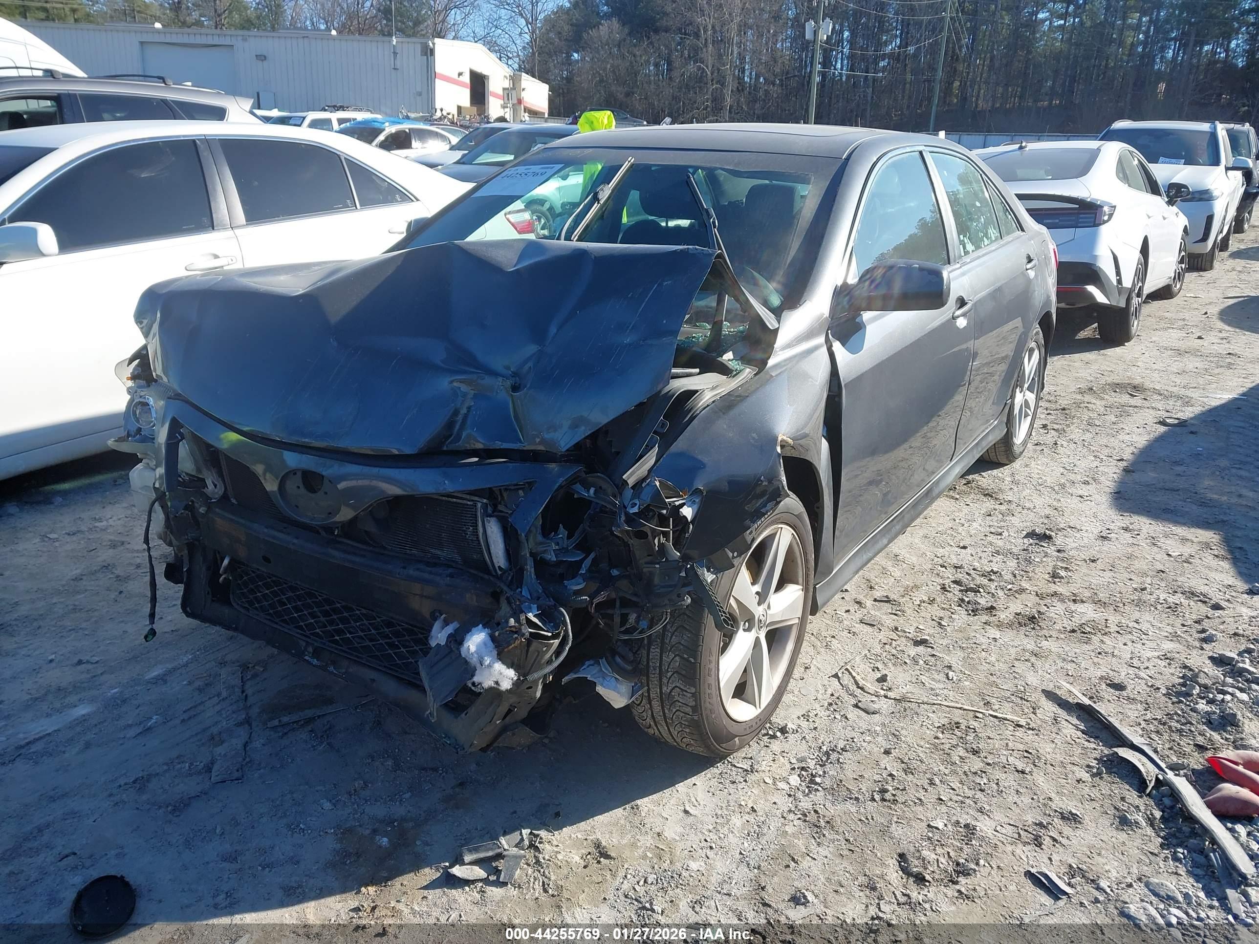 TOYOTA CAMRY image 2
