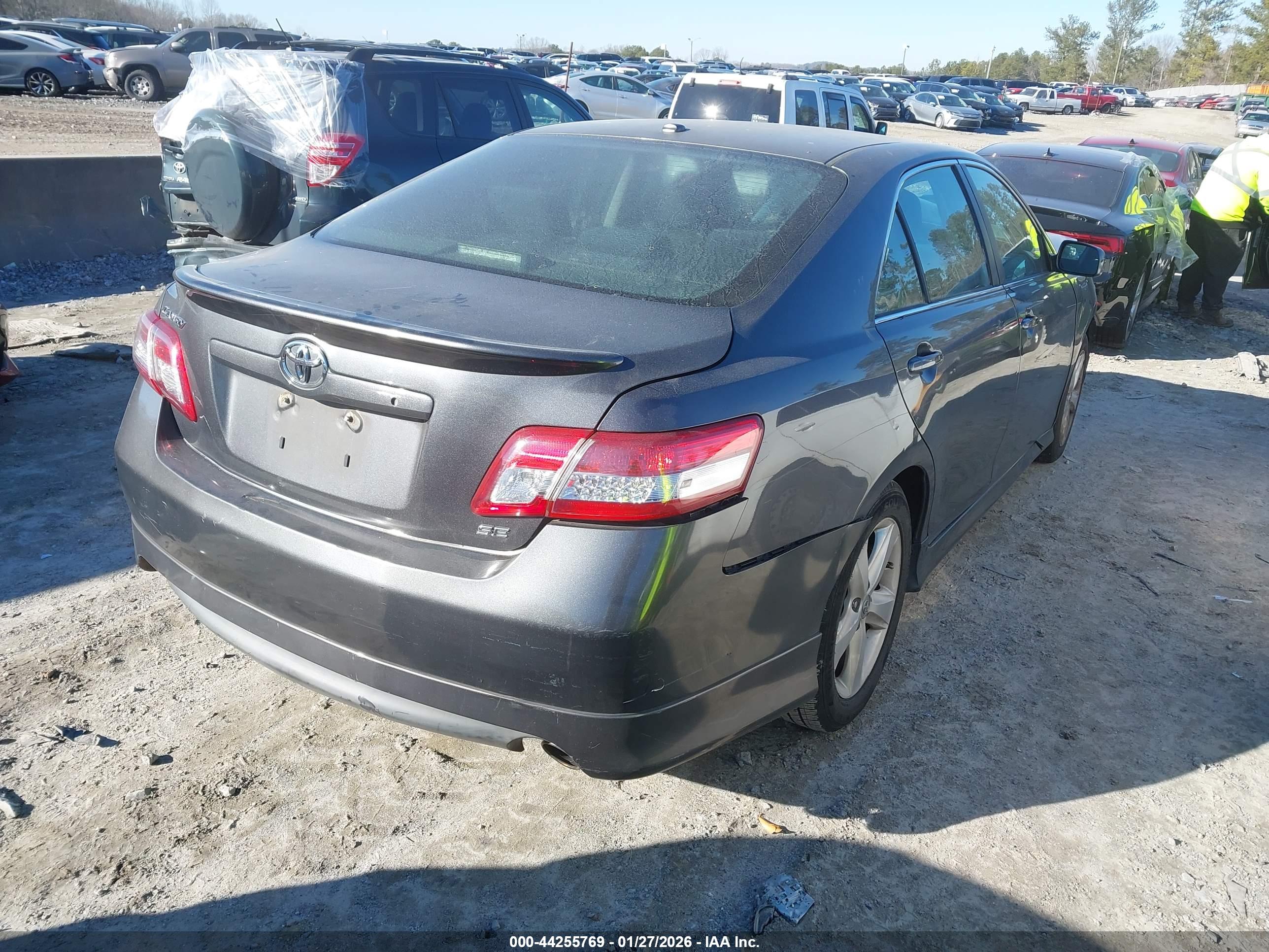 TOYOTA CAMRY image 4