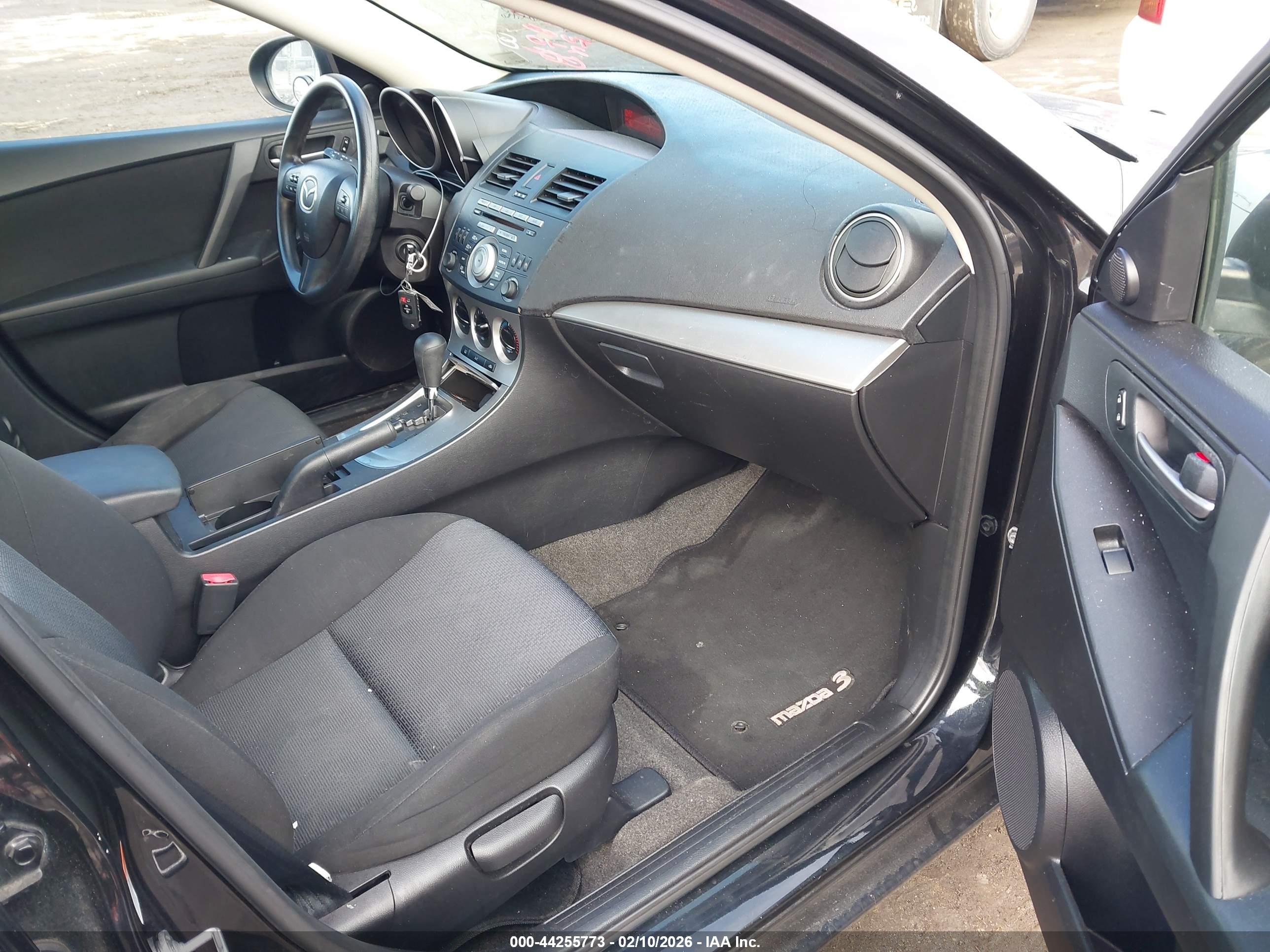 MAZDA MAZDA3 image 5