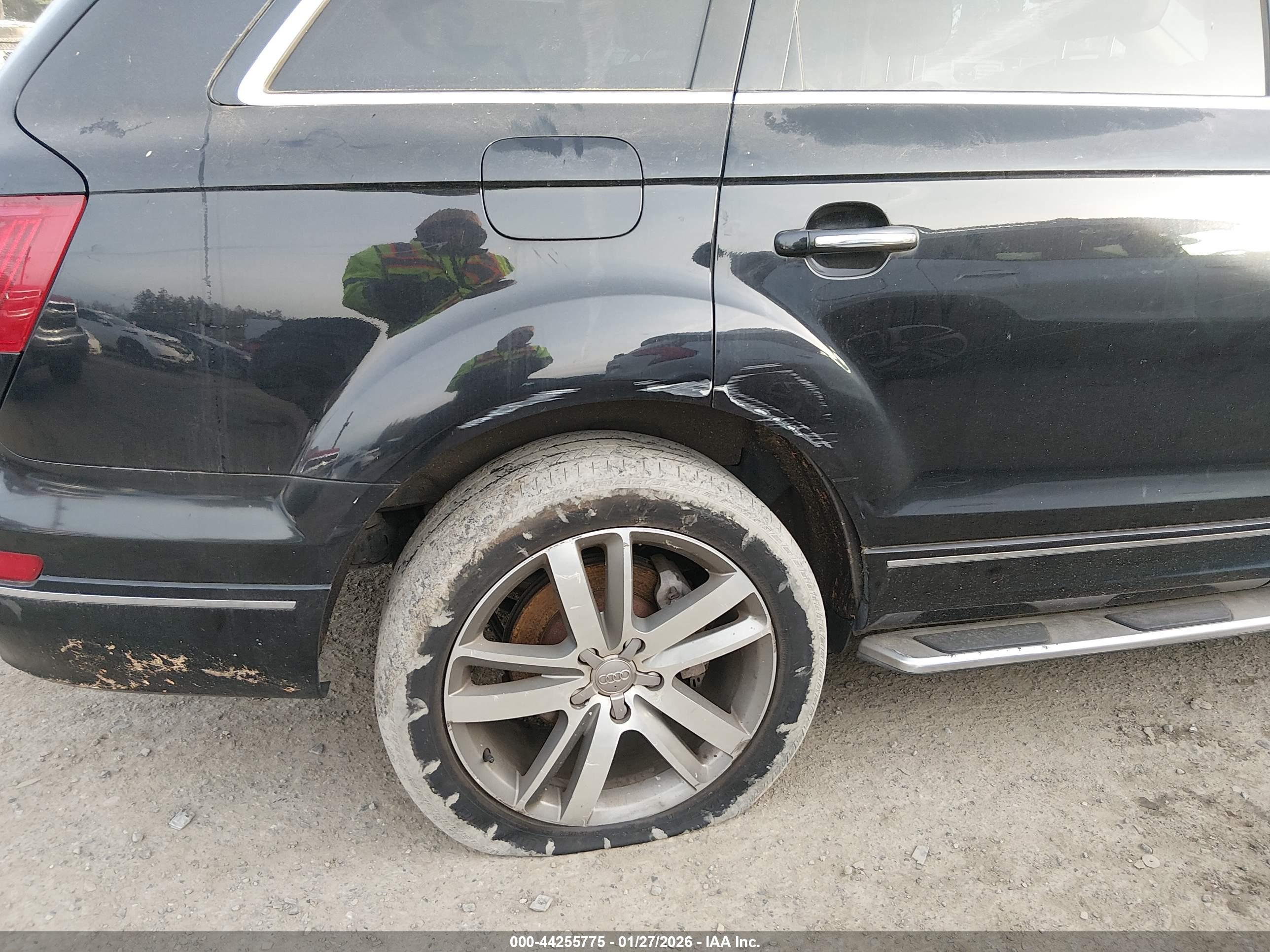 AUDI Q7 image 6
