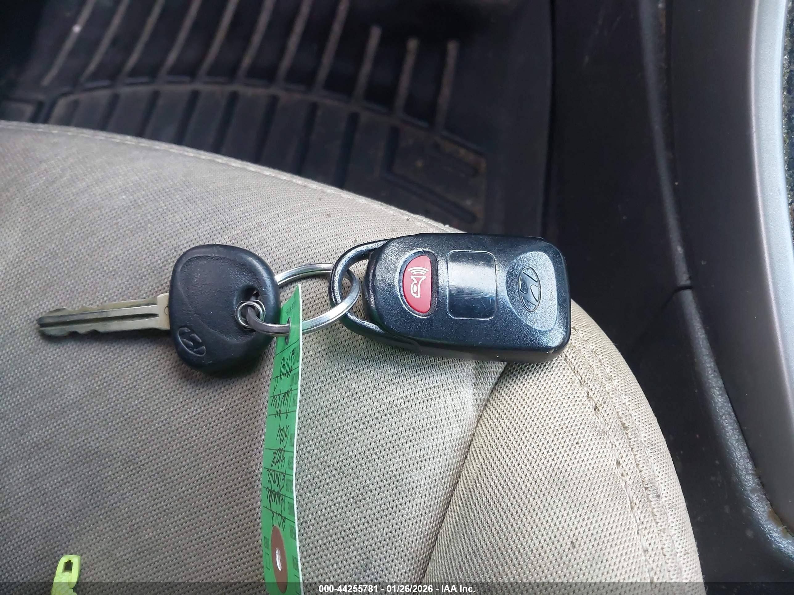 HYUNDAI ELANTRA image 11