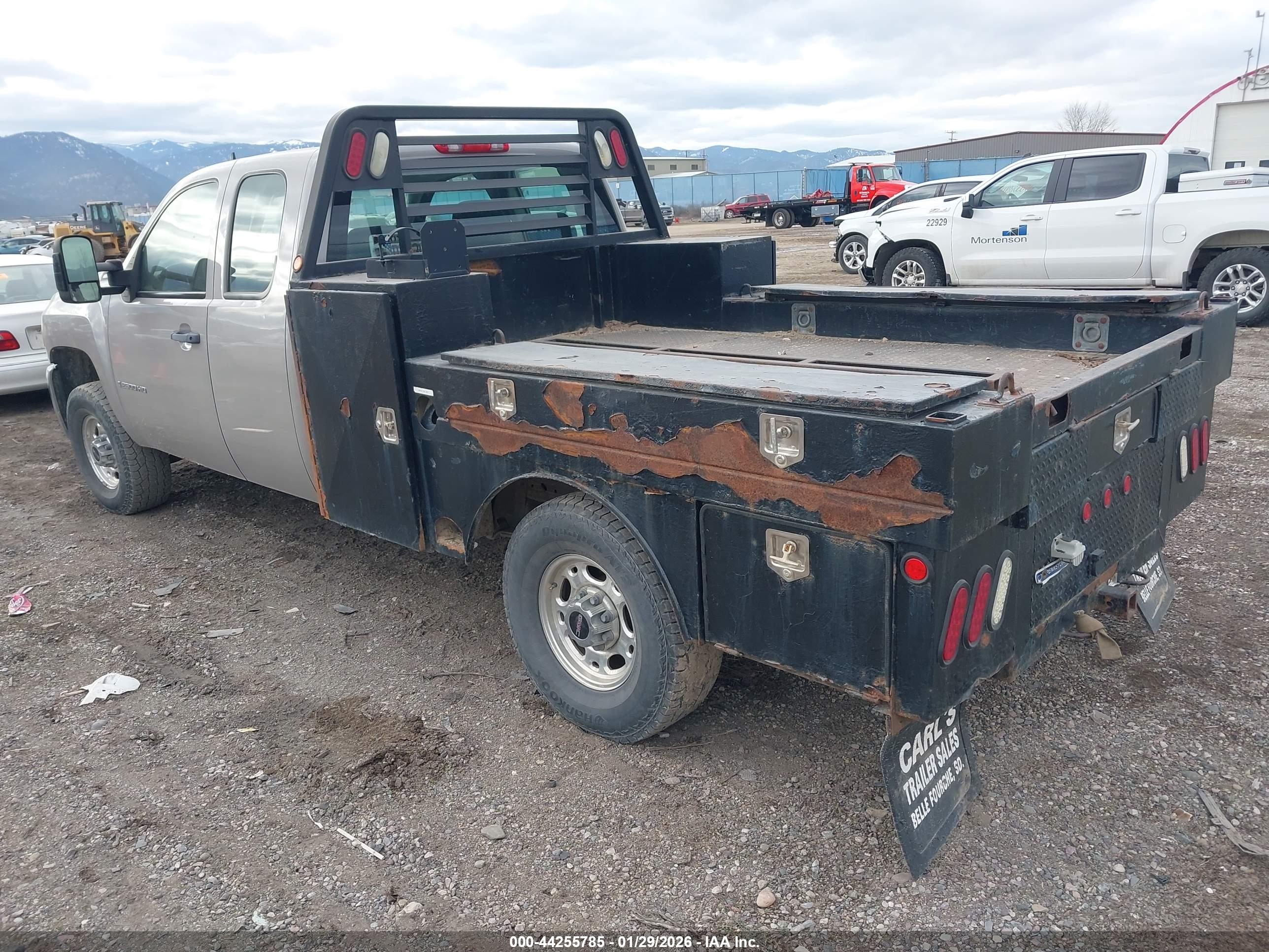 CHEVROLET SILVERADO image 3