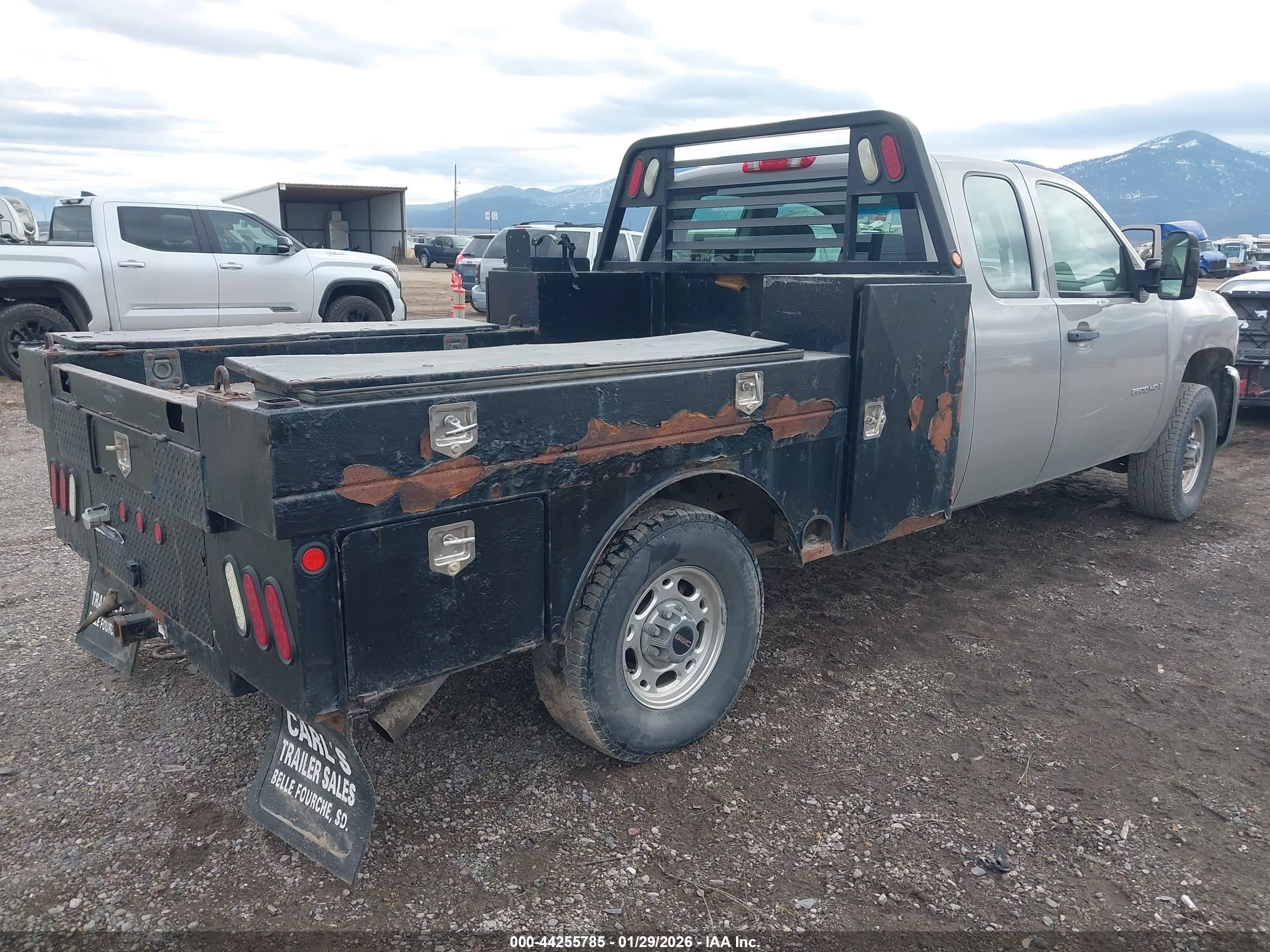 CHEVROLET SILVERADO image 4