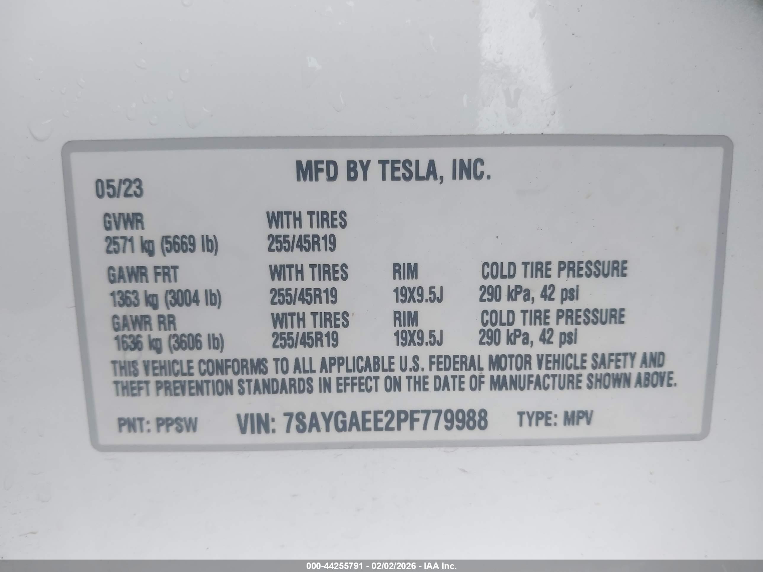 TESLA MODEL image 9
