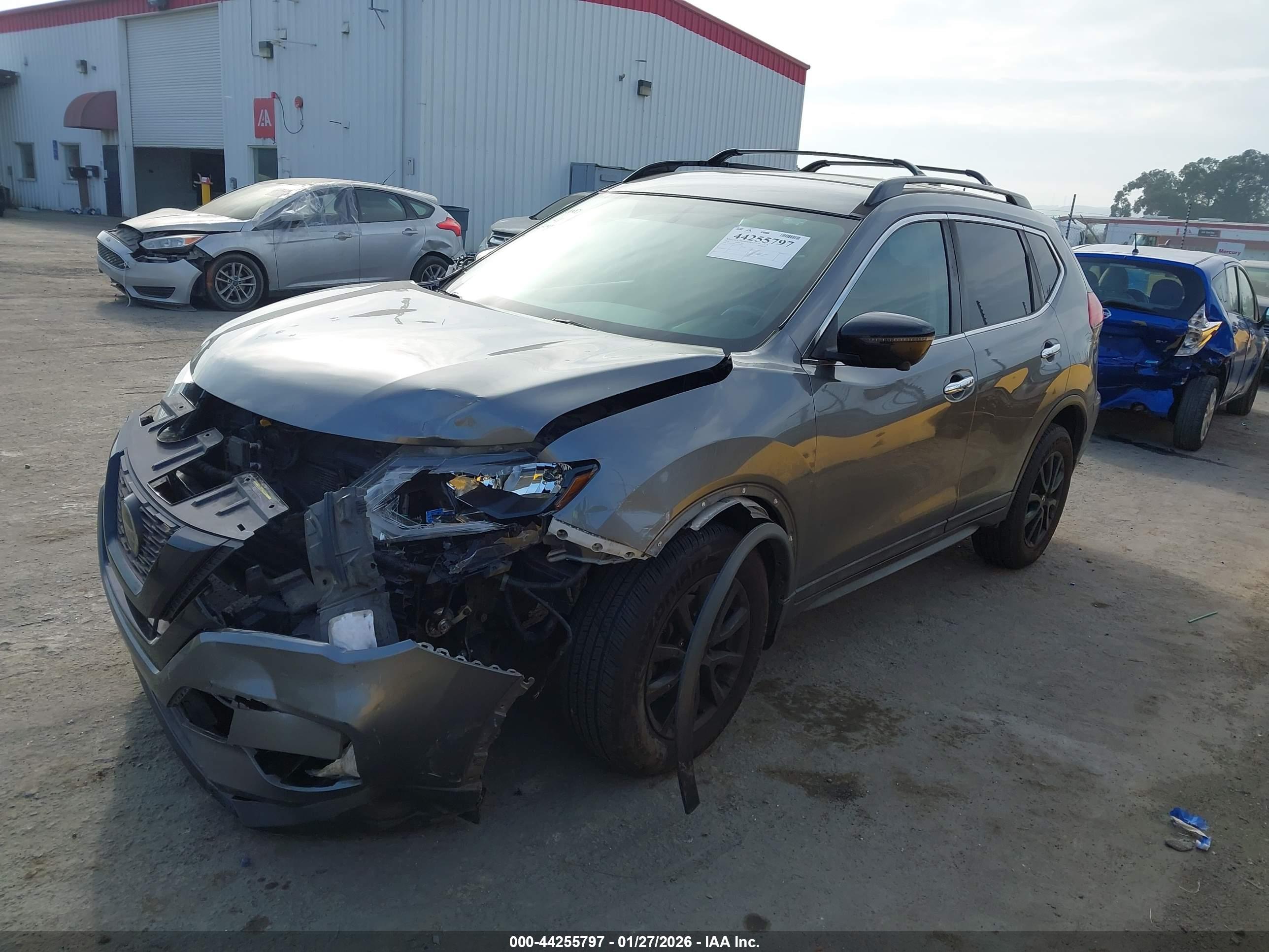 NISSAN ROGUE image 2