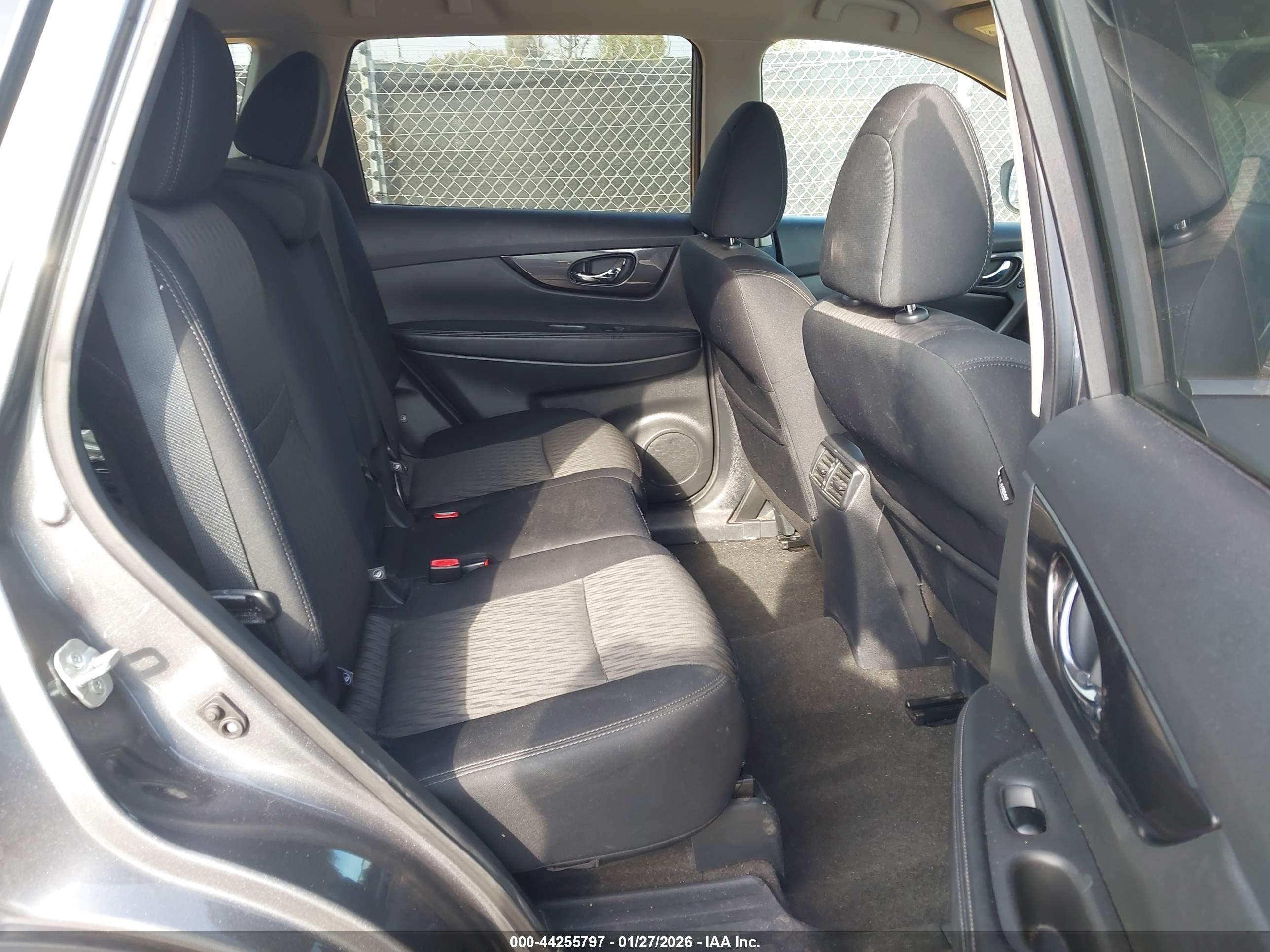 NISSAN ROGUE image 8