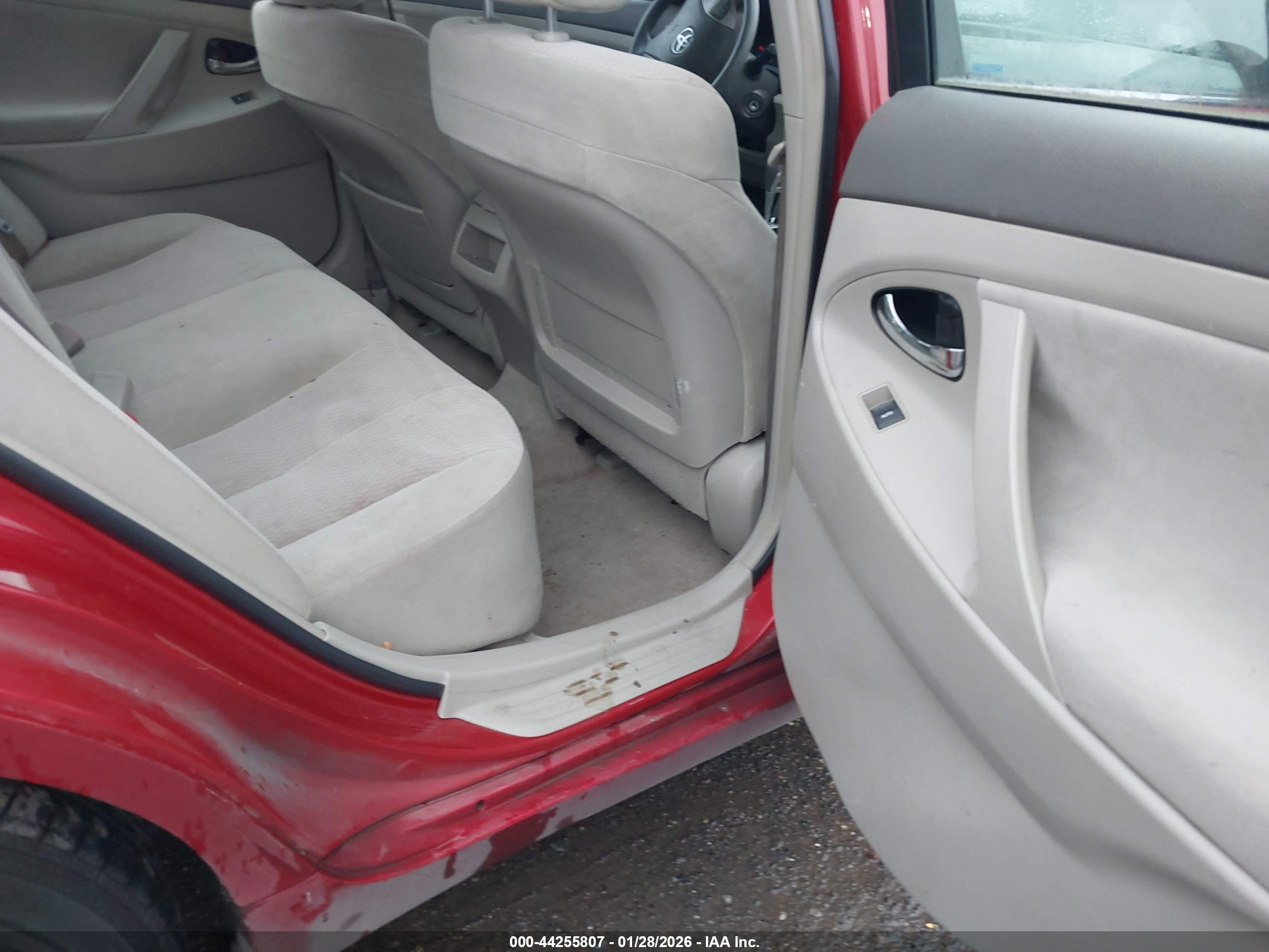 TOYOTA CAMRY image 8