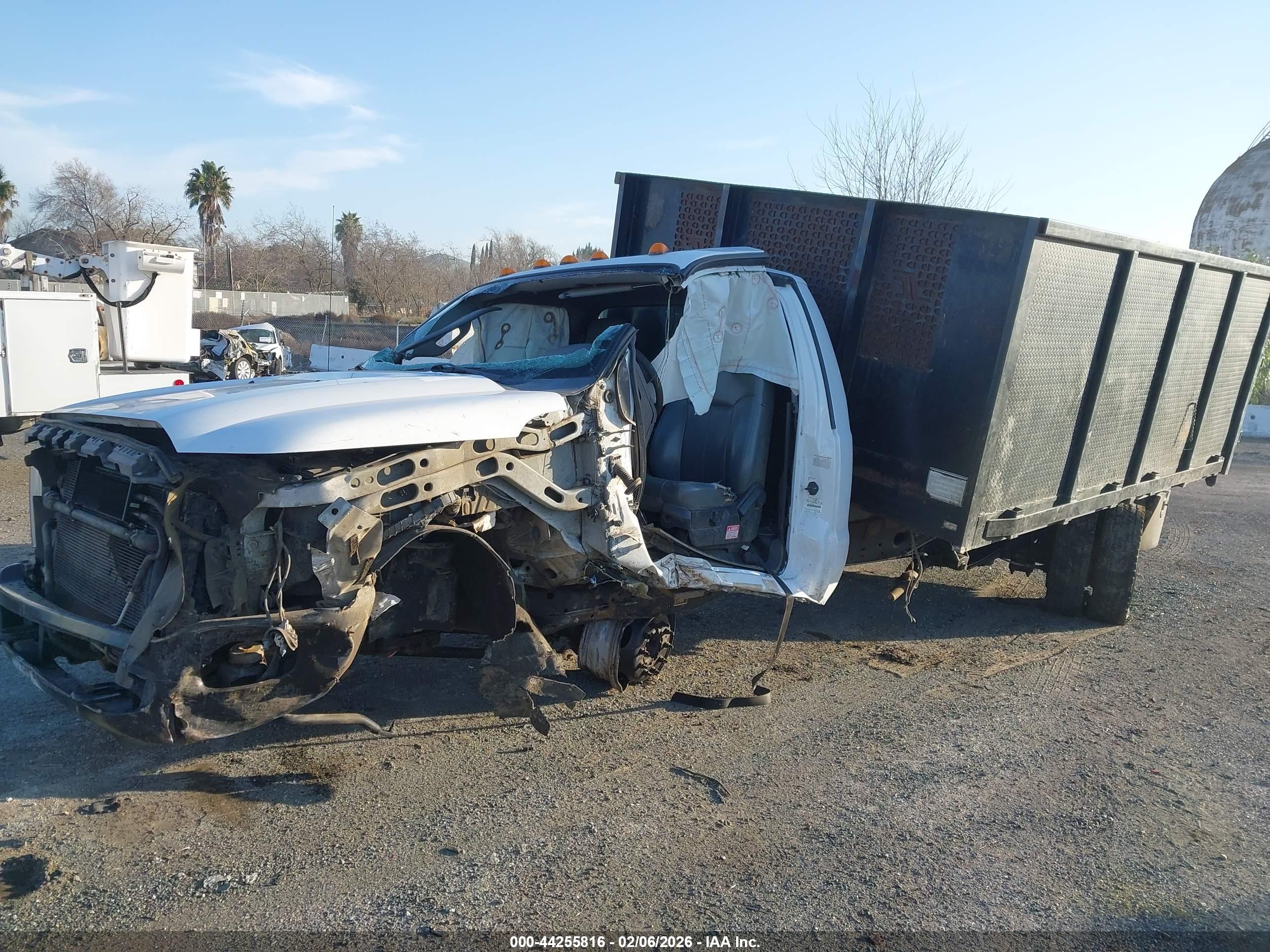 FORD F-550 image 2