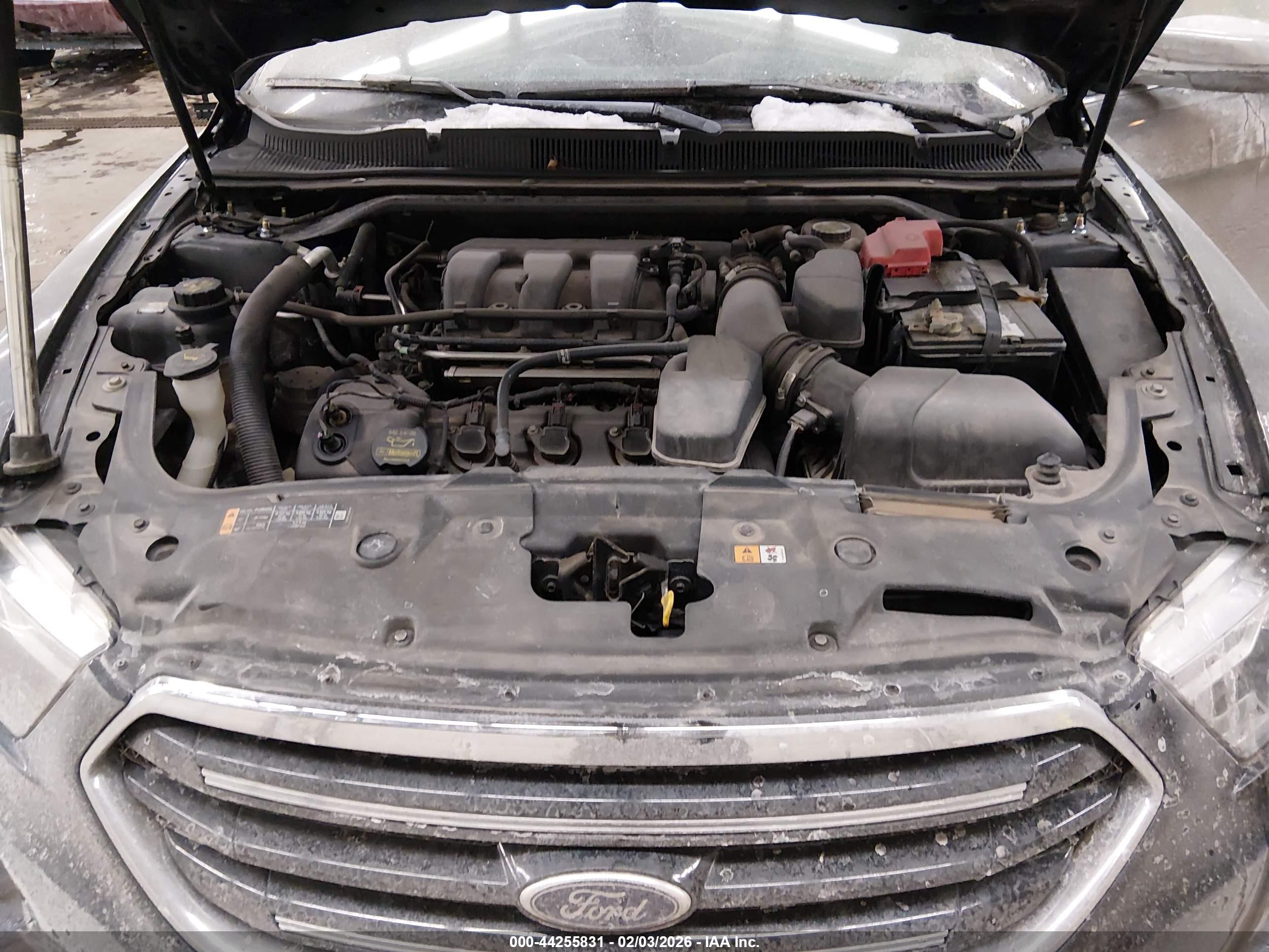 FORD TAURUS image 10