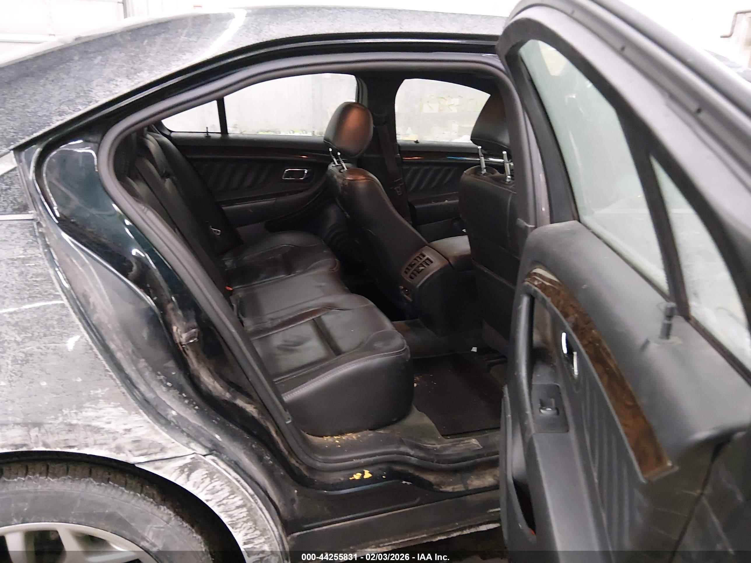 FORD TAURUS image 8