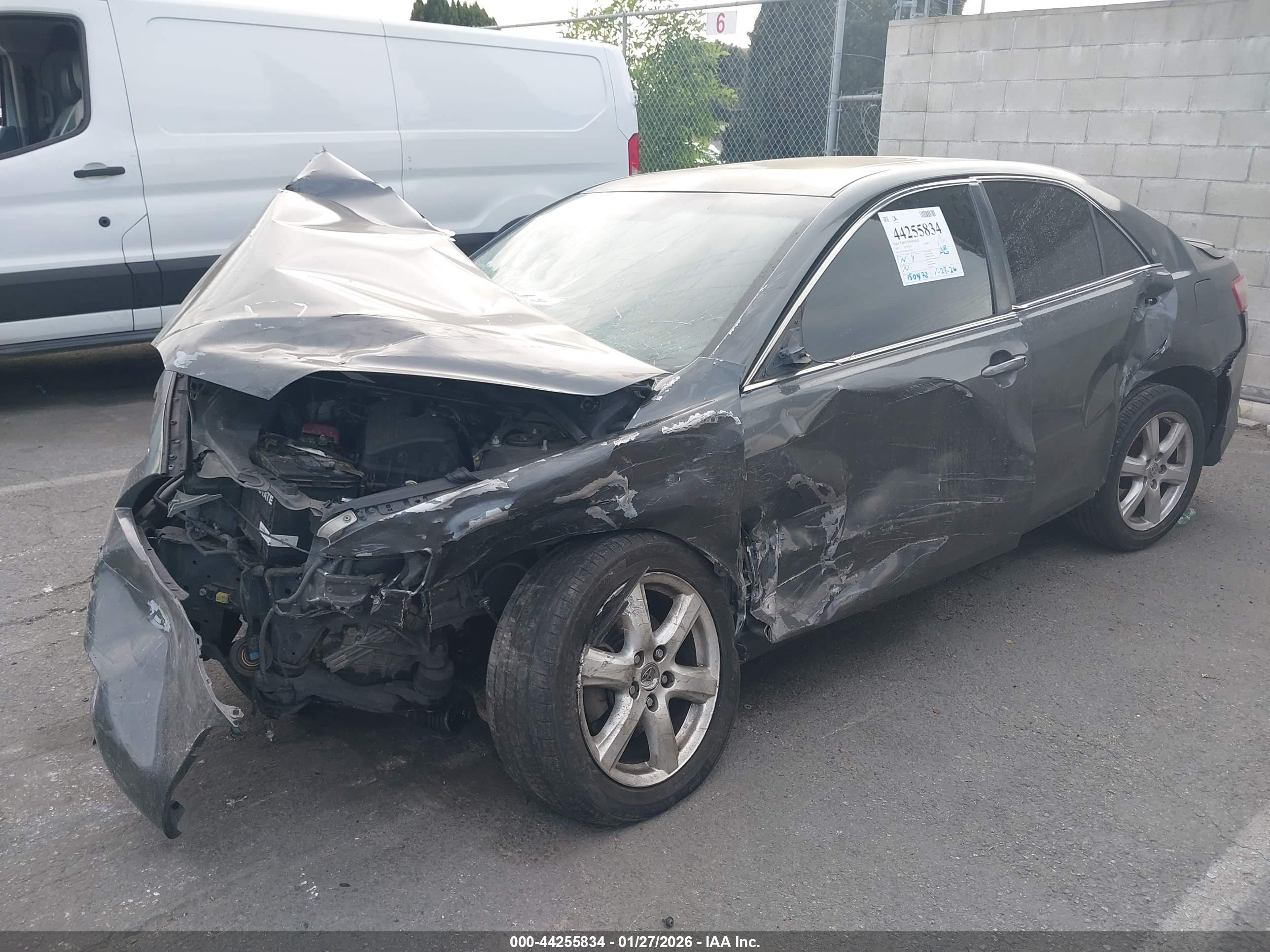 TOYOTA CAMRY image 2