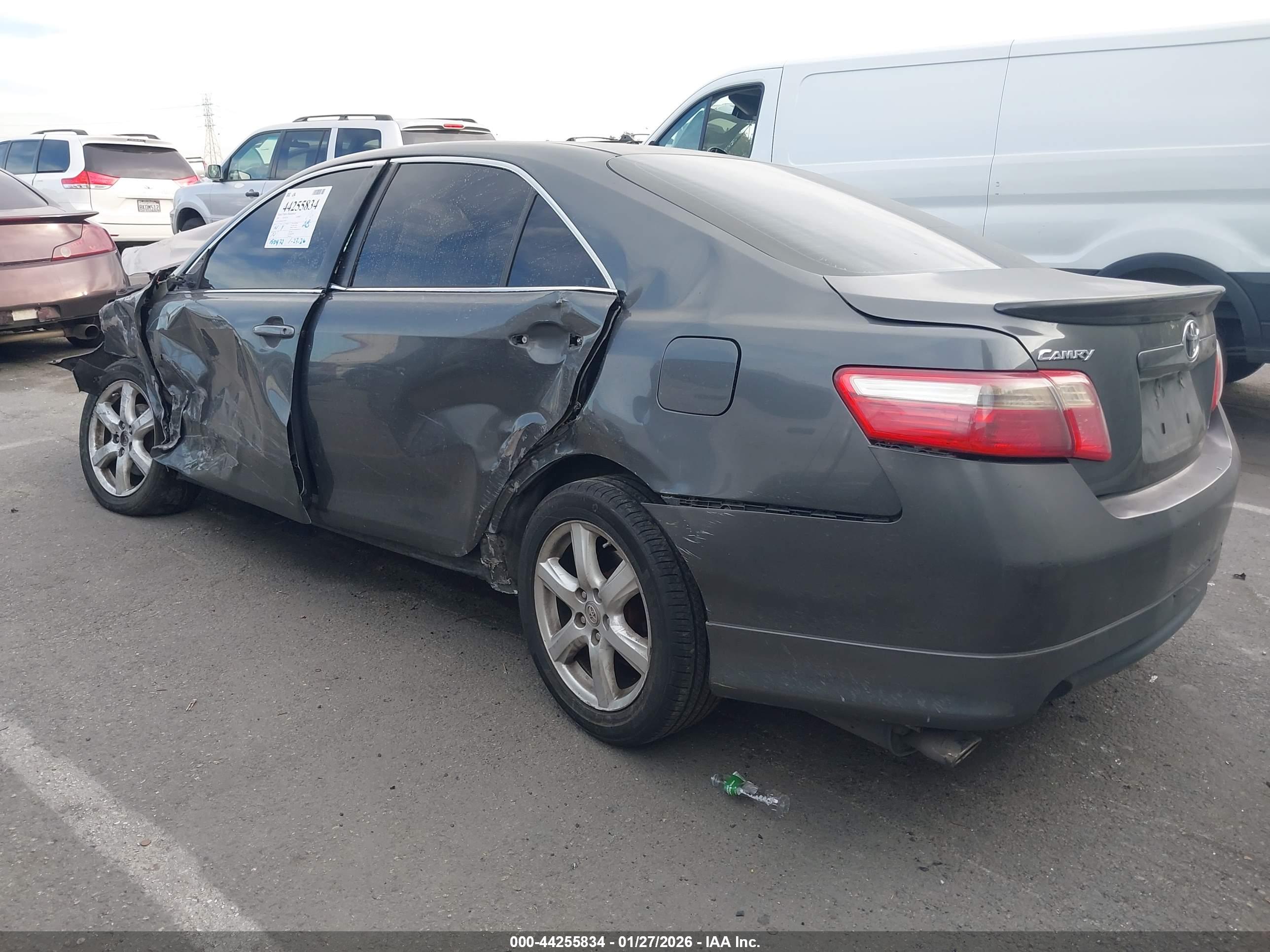 TOYOTA CAMRY image 3
