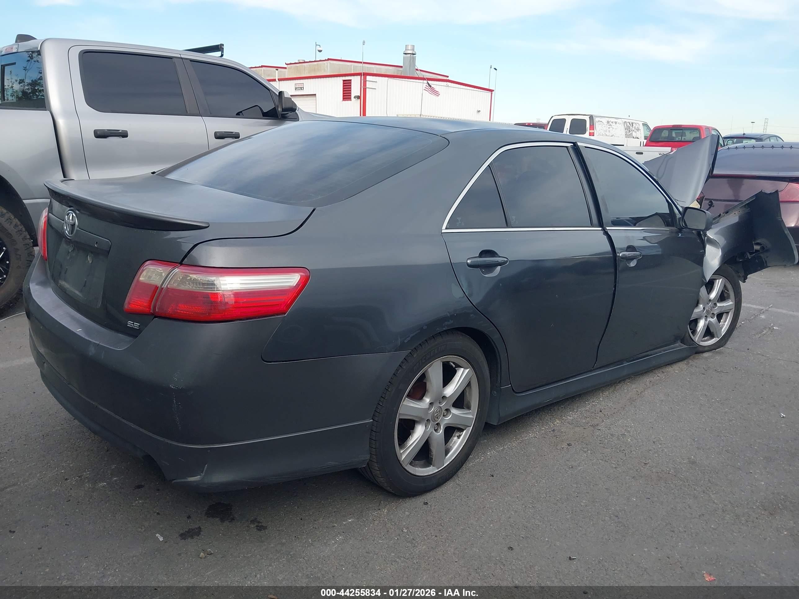 TOYOTA CAMRY image 4
