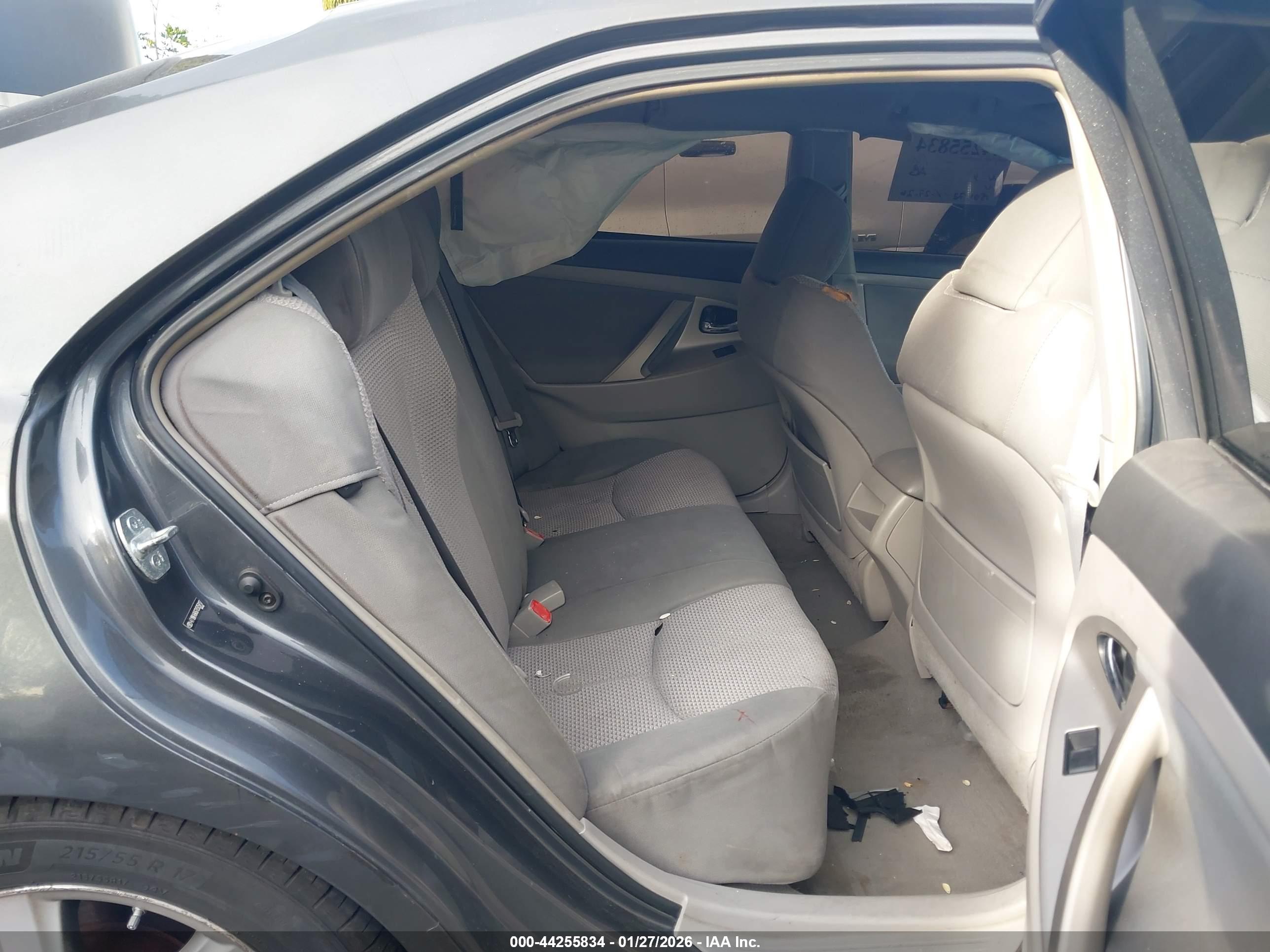 TOYOTA CAMRY image 8