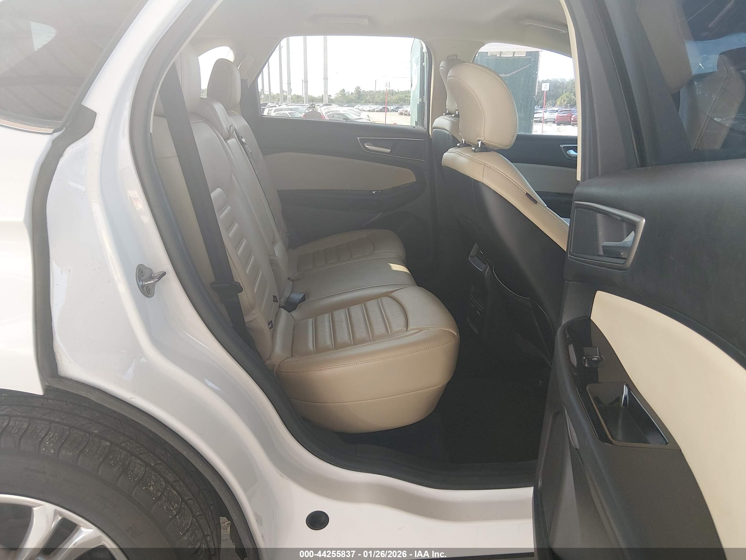 FORD EDGE image 8