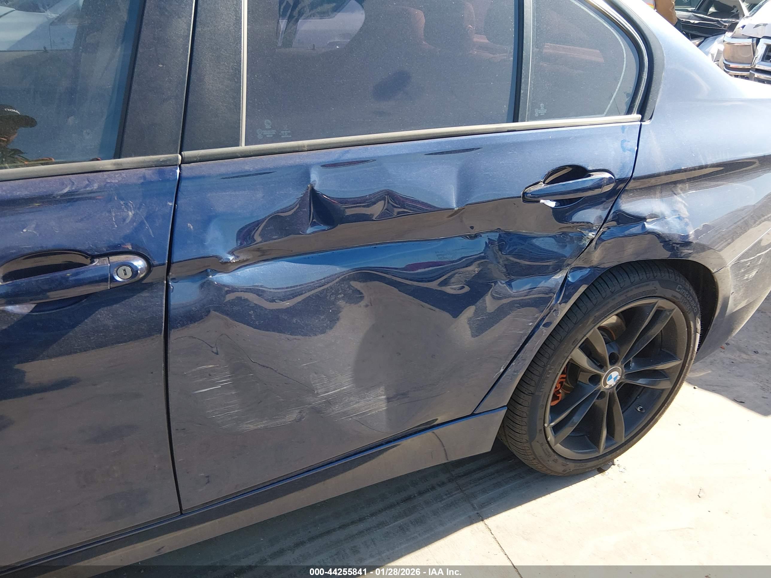 BMW 320I image 6