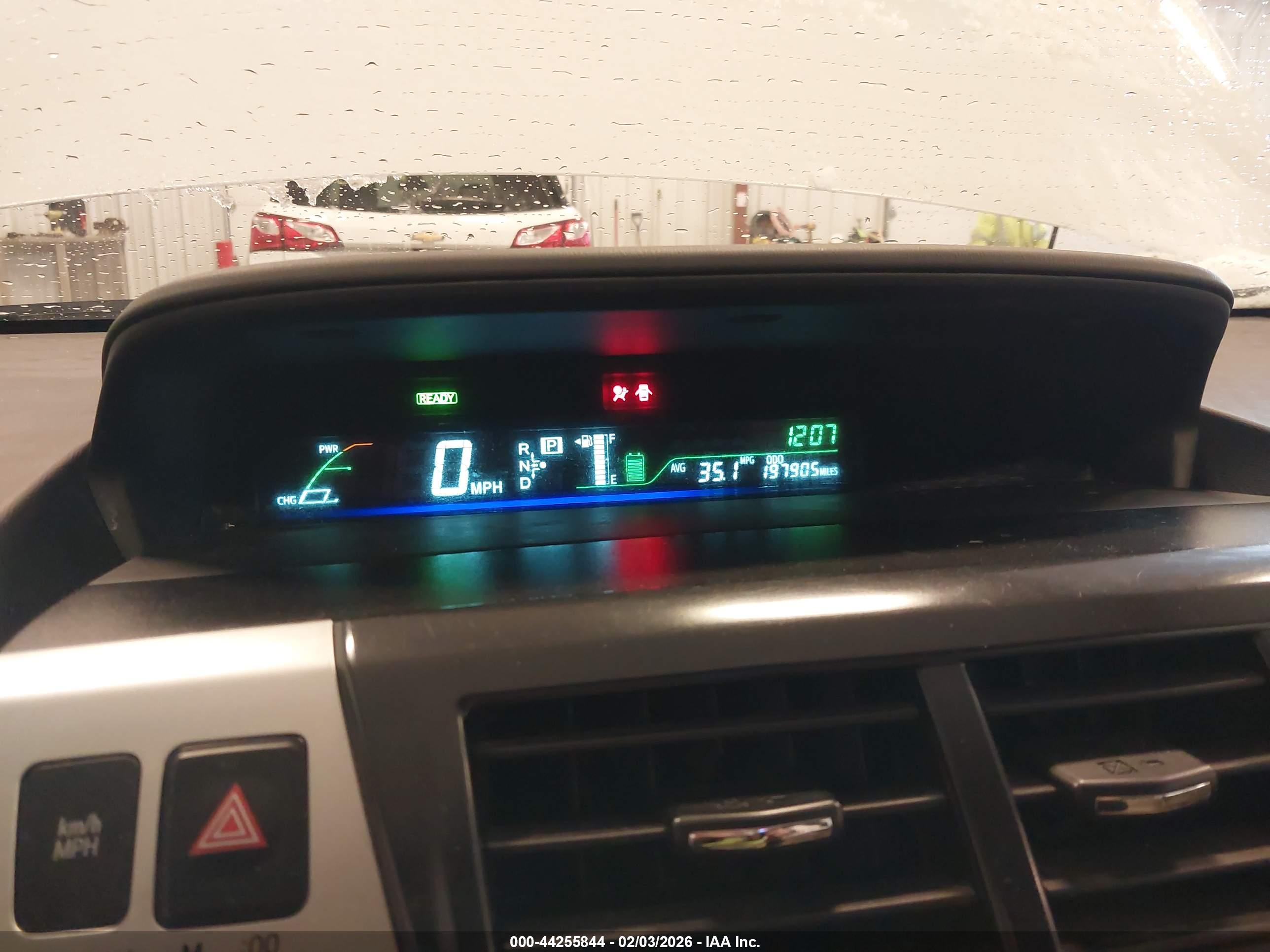 TOYOTA PRIUS image 7