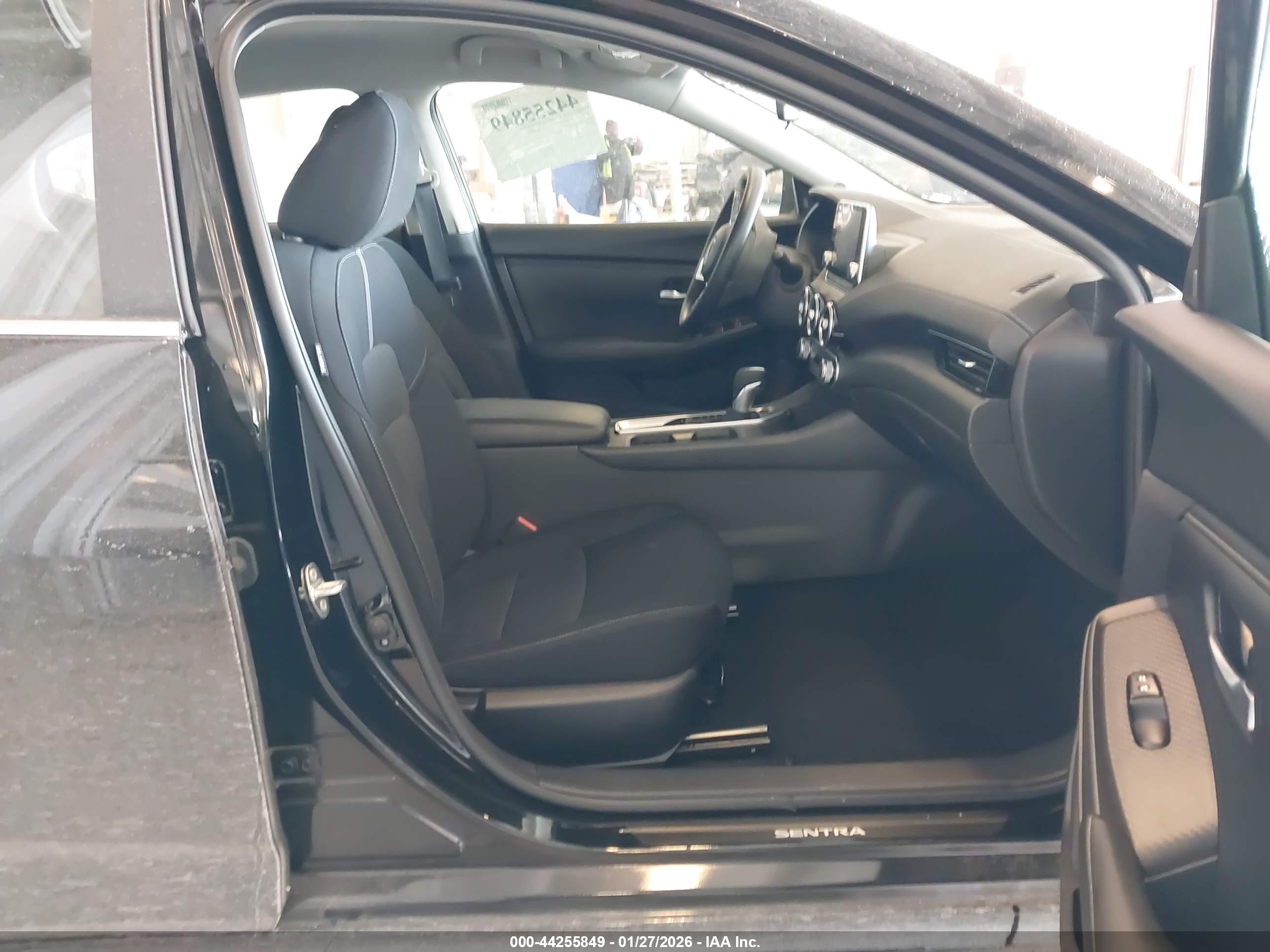 NISSAN SENTRA image 5