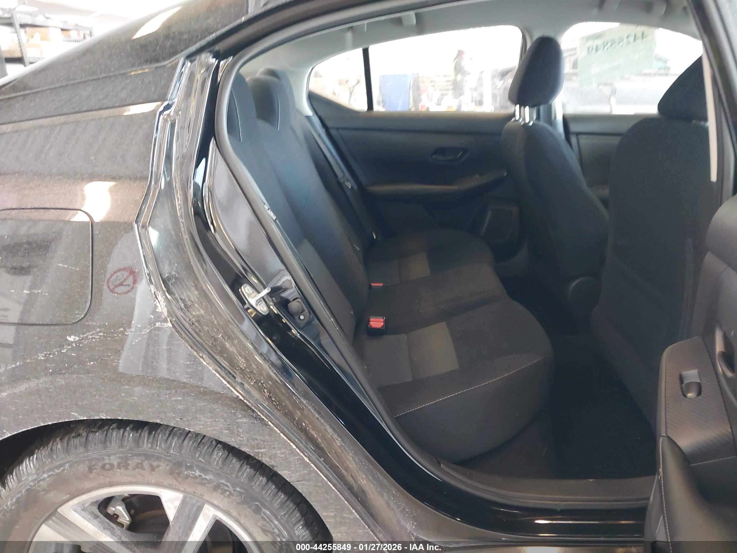 NISSAN SENTRA image 8