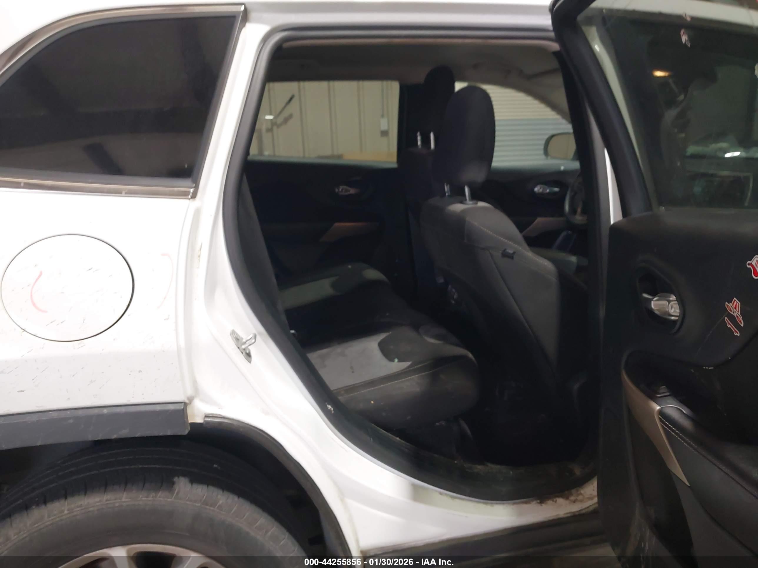 JEEP CHEROKEE image 8