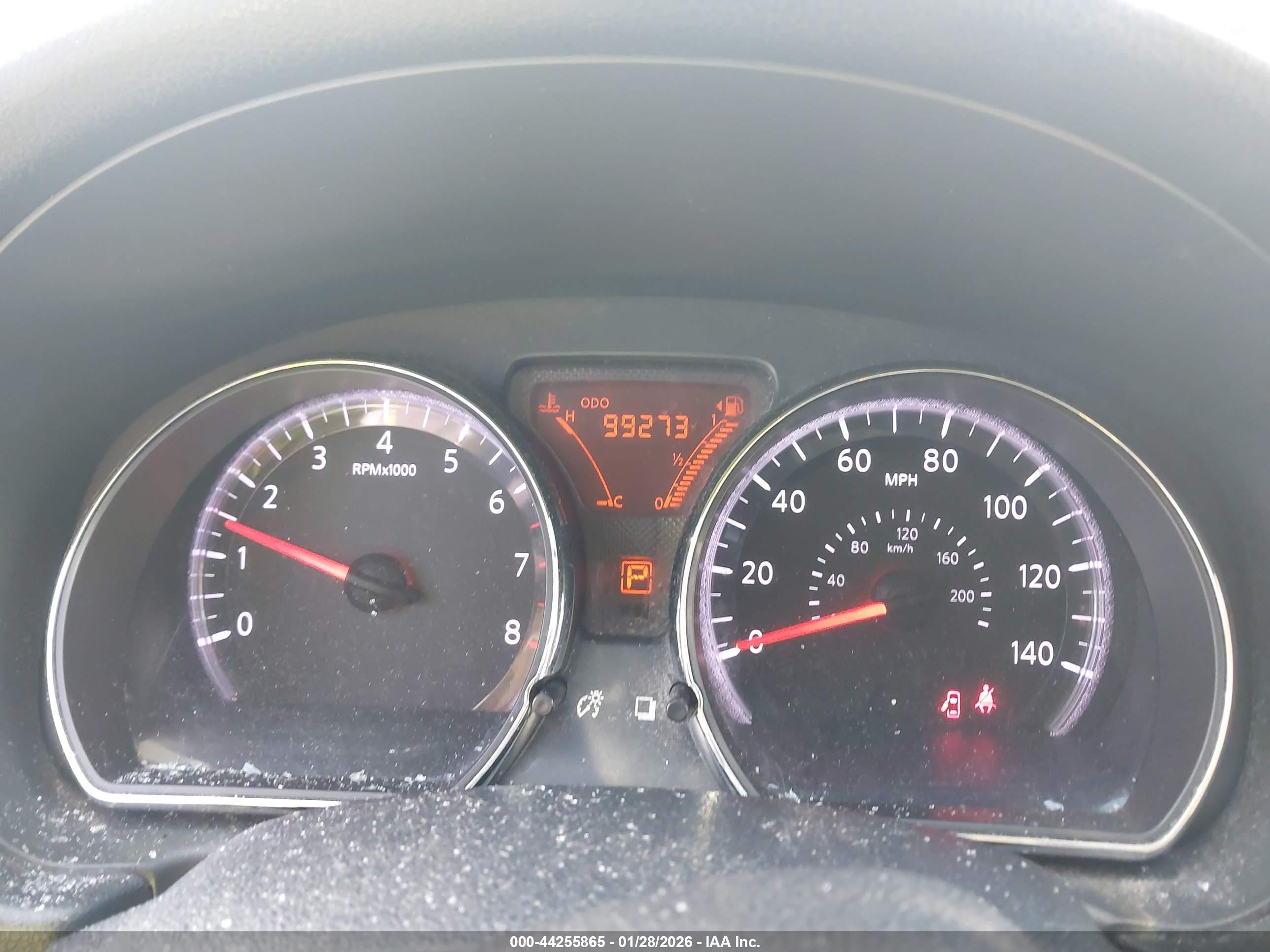 NISSAN VERSA image 7
