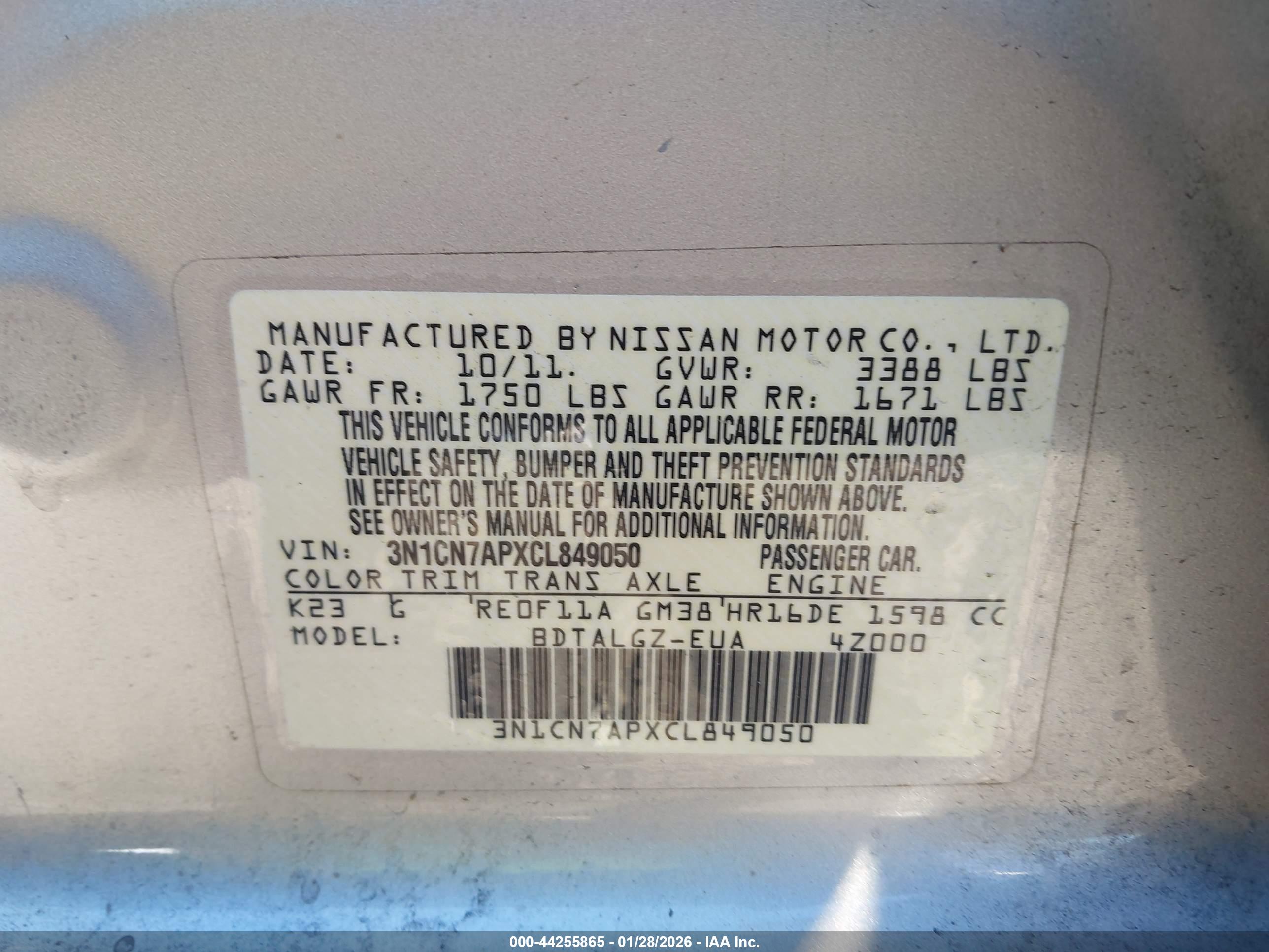NISSAN VERSA image 9