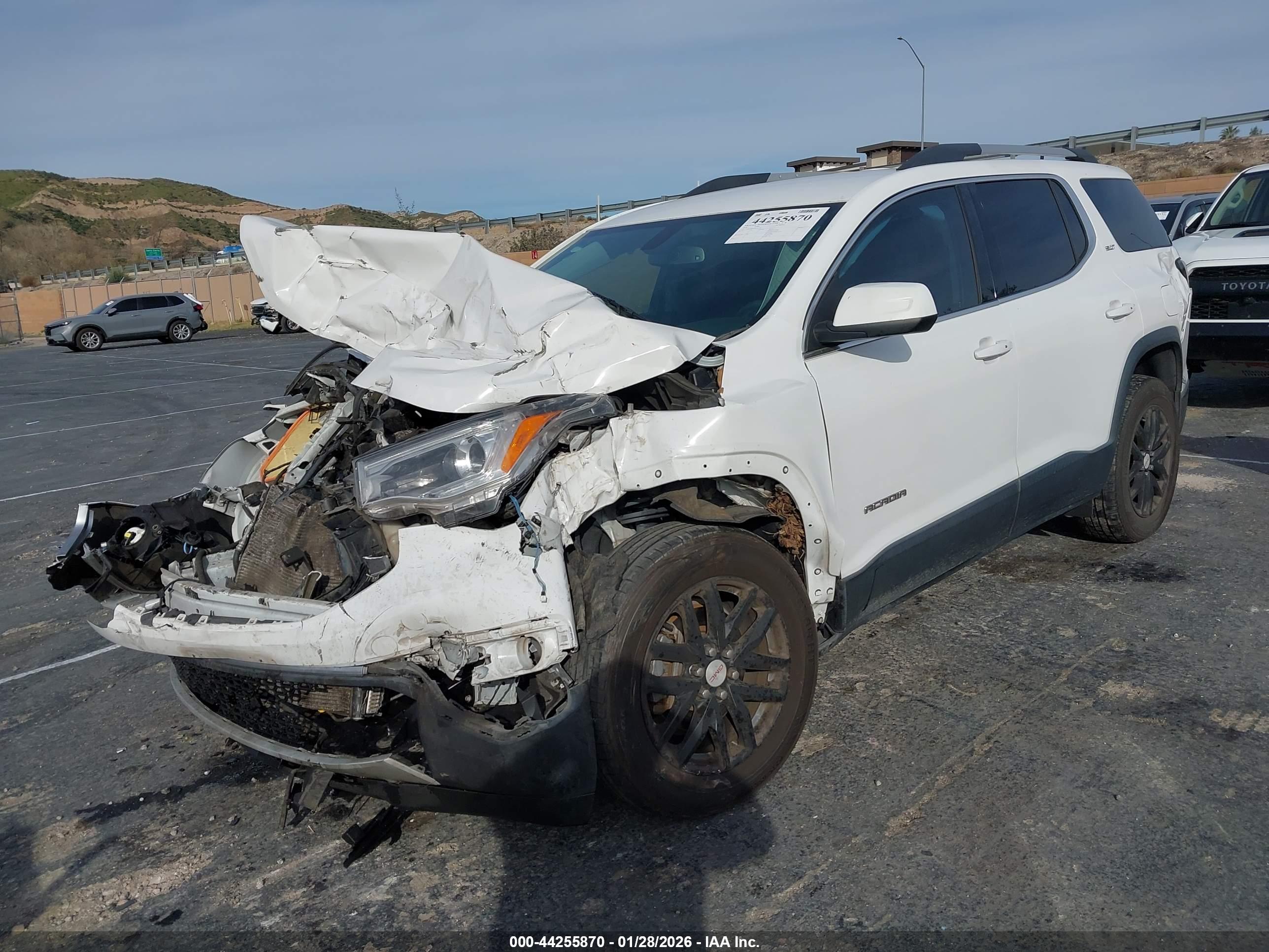 GMC ACADIA image 2