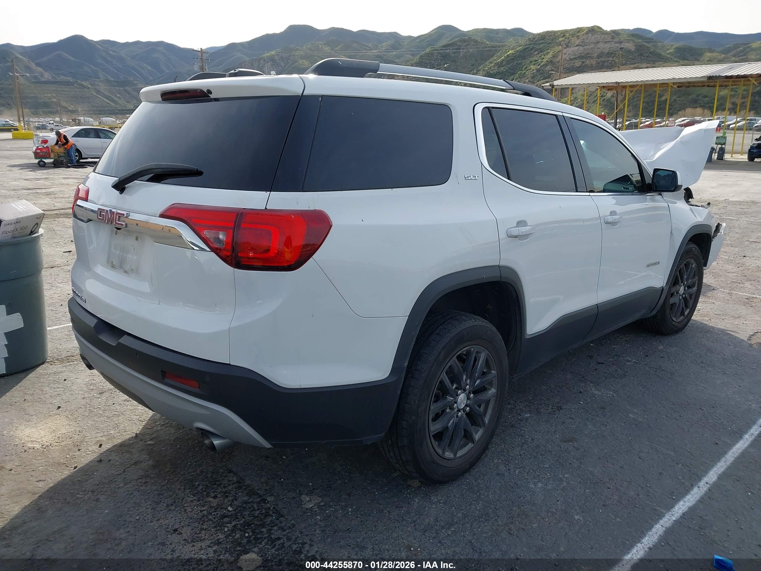 GMC ACADIA image 4