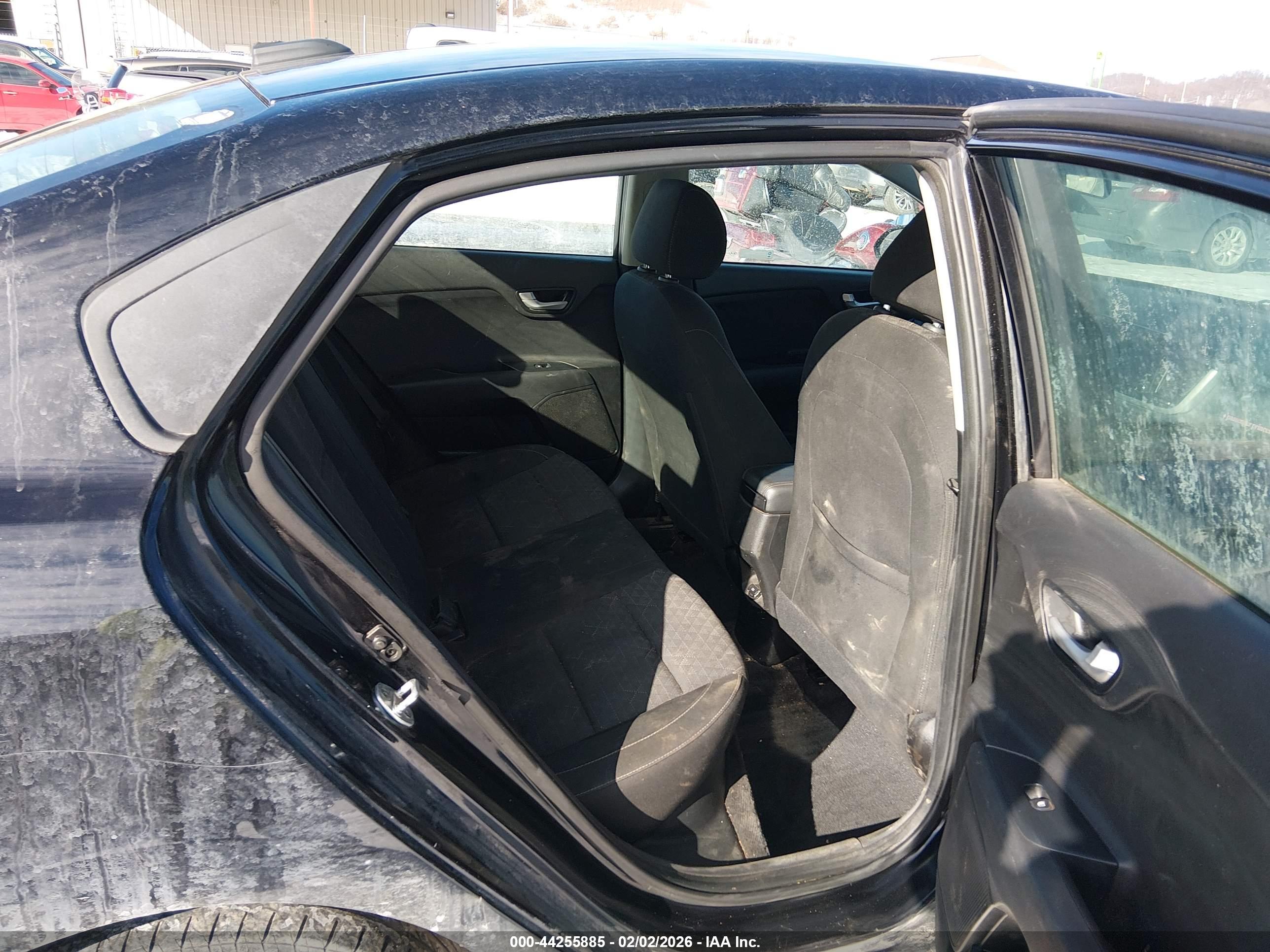 KIA RIO image 8