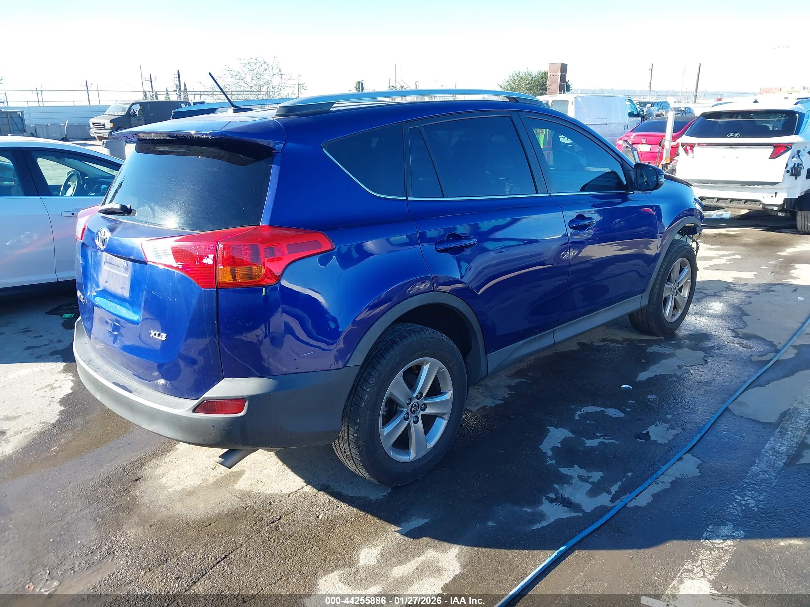 TOYOTA RAV4 image 4