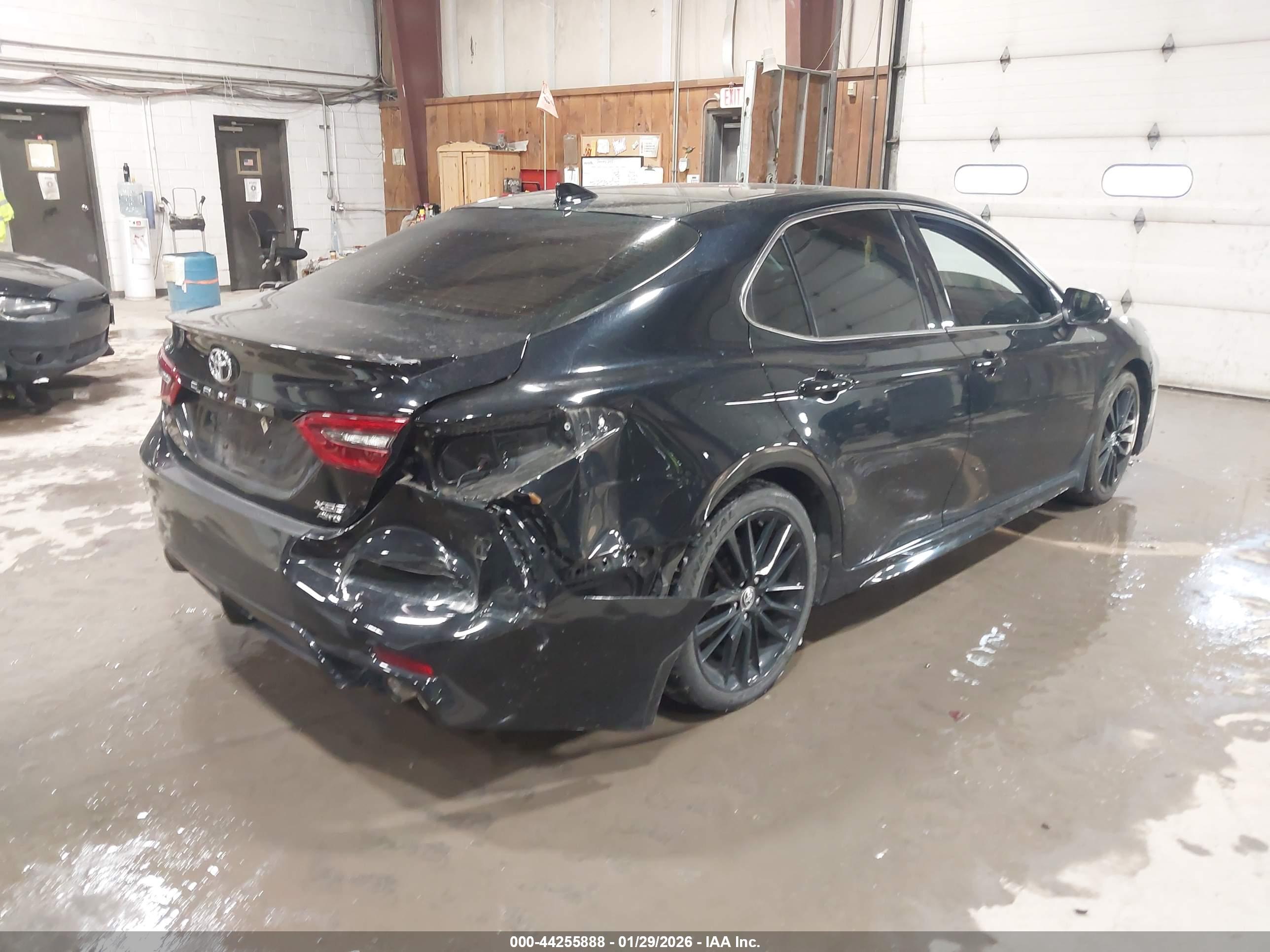TOYOTA CAMRY image 4