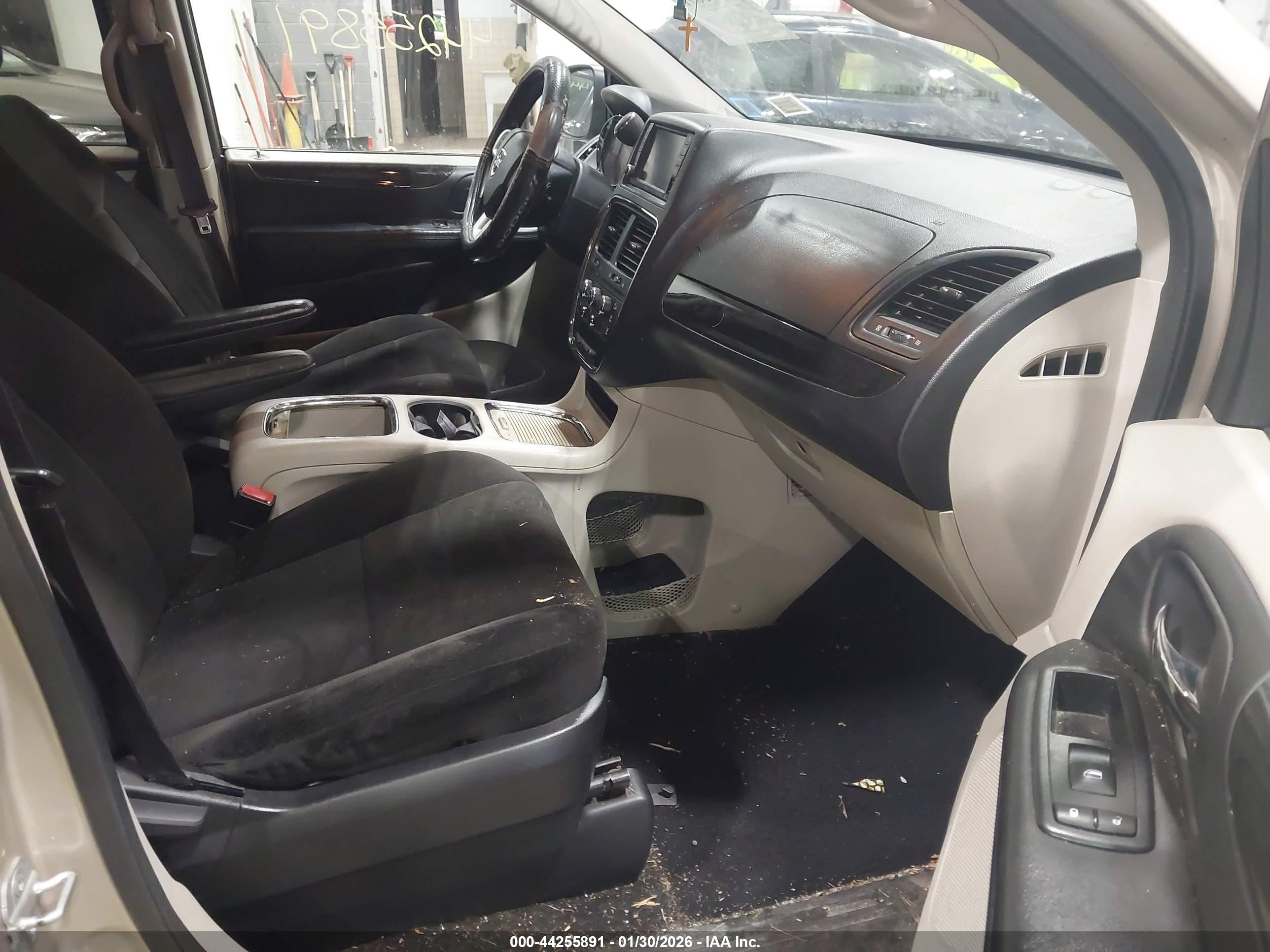 DODGE GRAND image 5