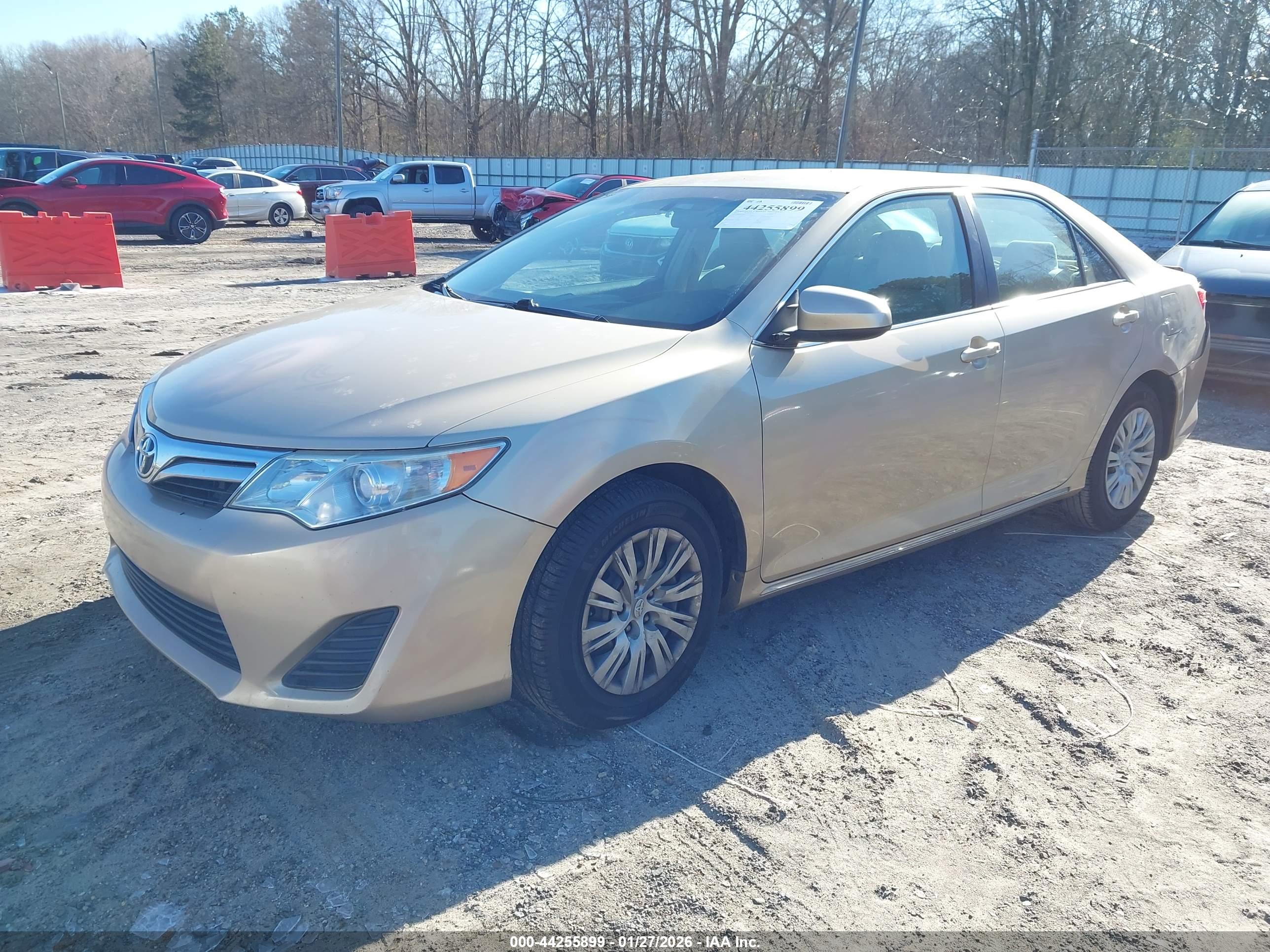 TOYOTA CAMRY image 2