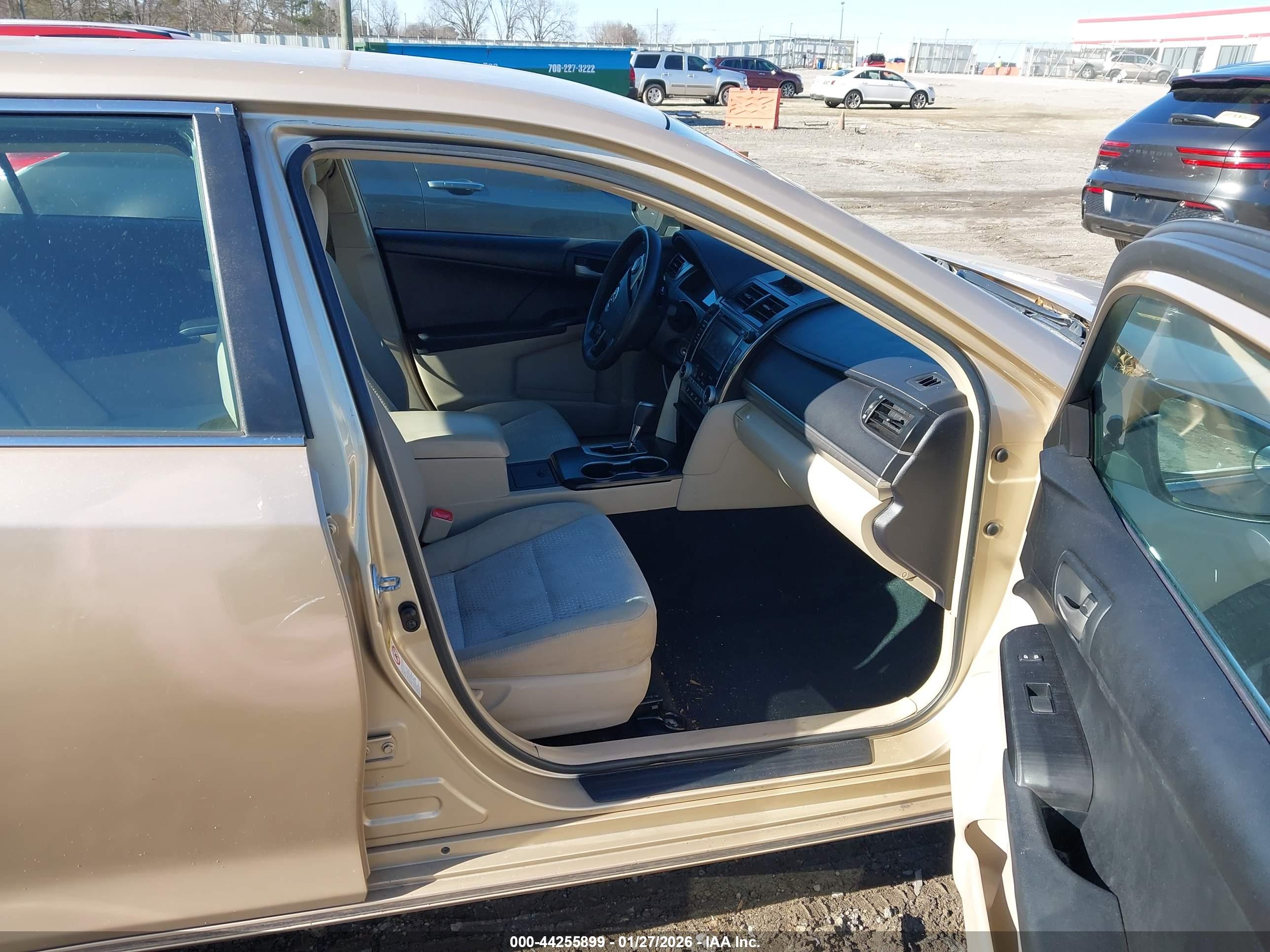 TOYOTA CAMRY image 5