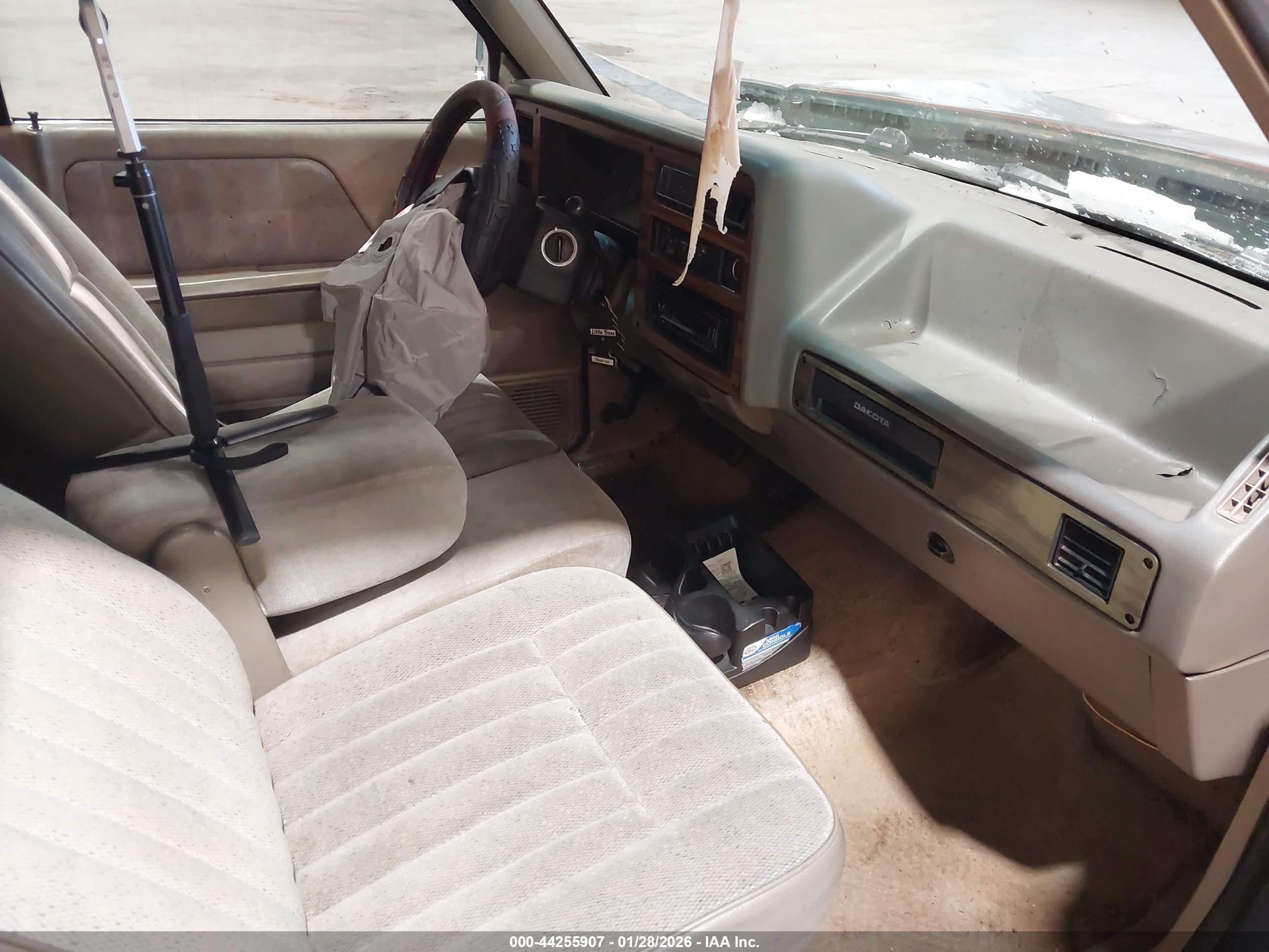 DODGE DAKOTA image 5