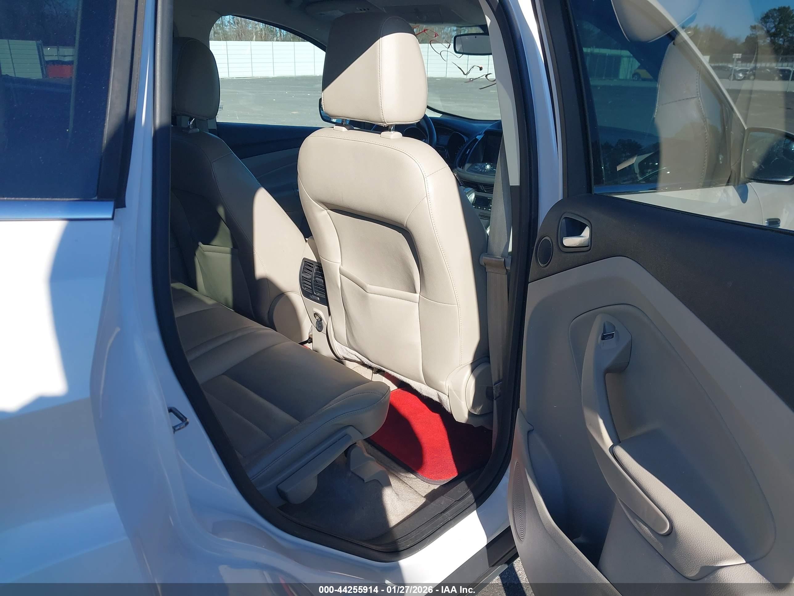 FORD ESCAPE image 8