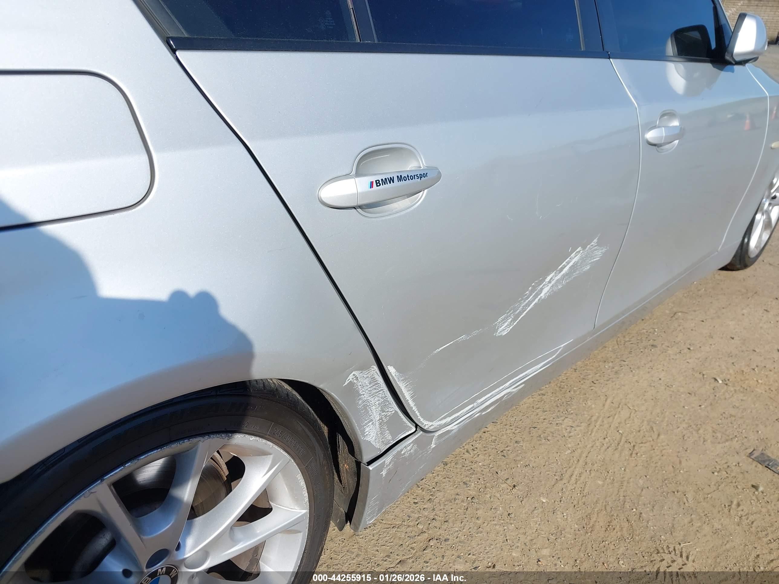 BMW 550I image 6