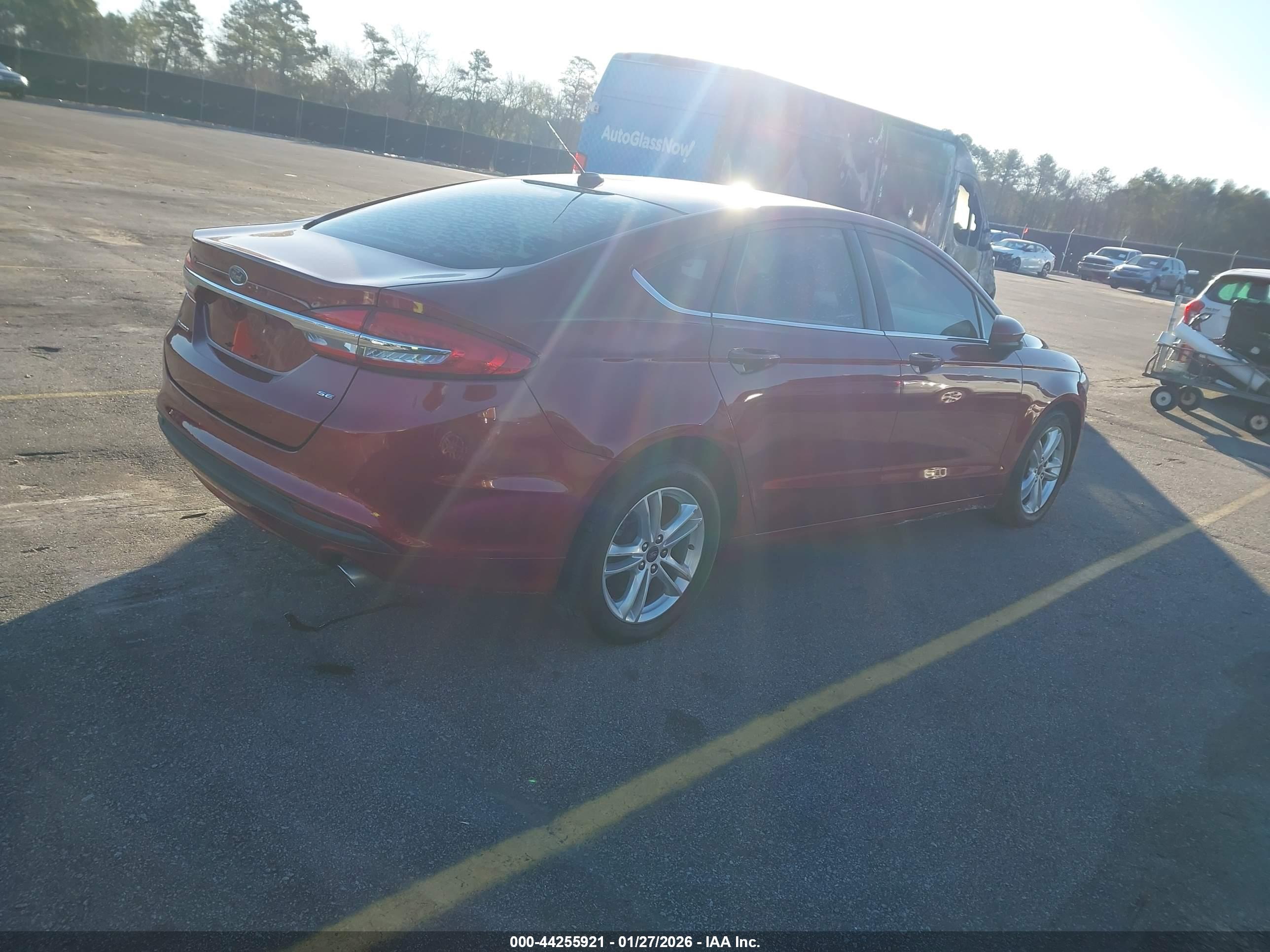 FORD FUSION image 4