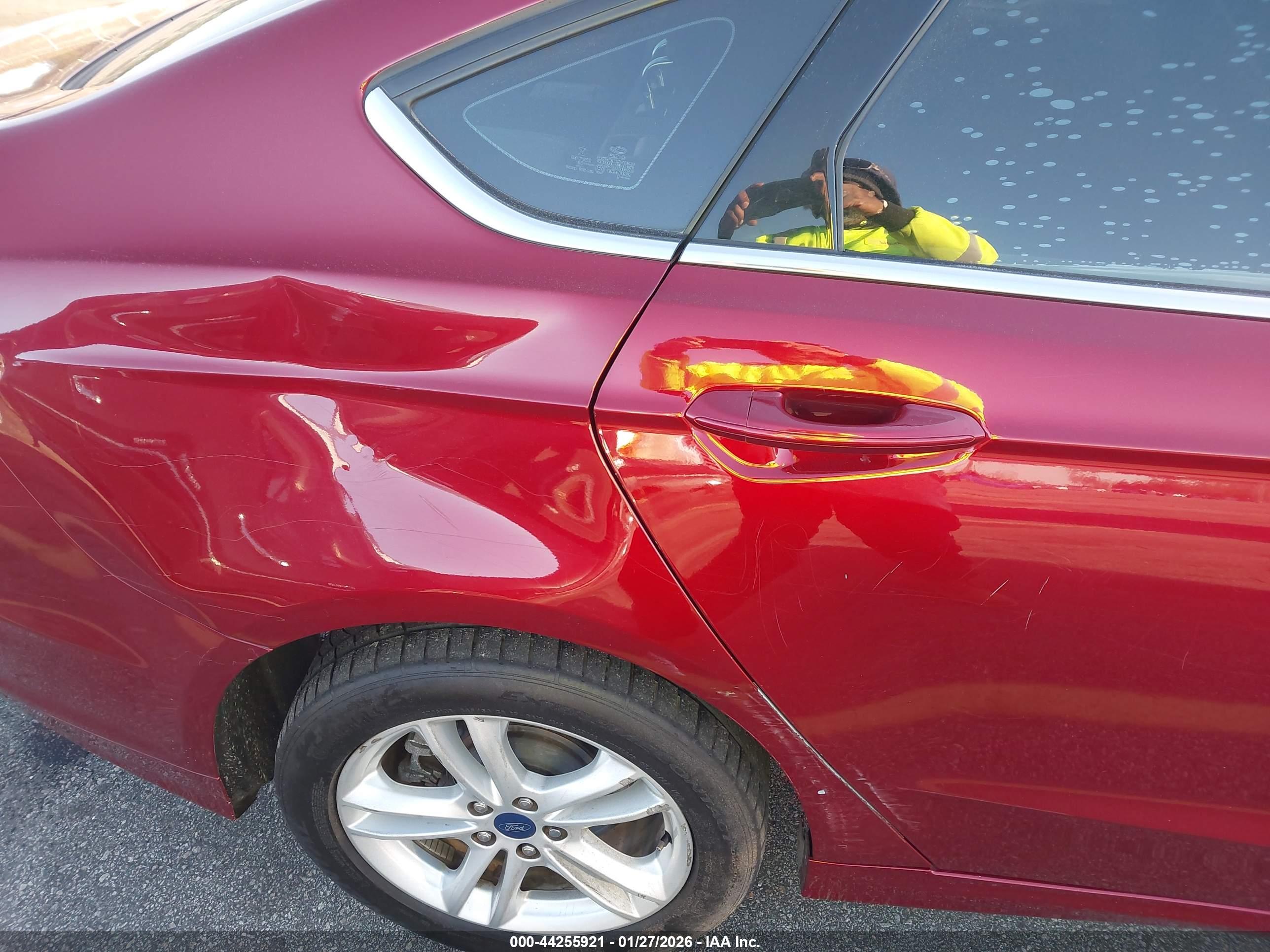 FORD FUSION image 6
