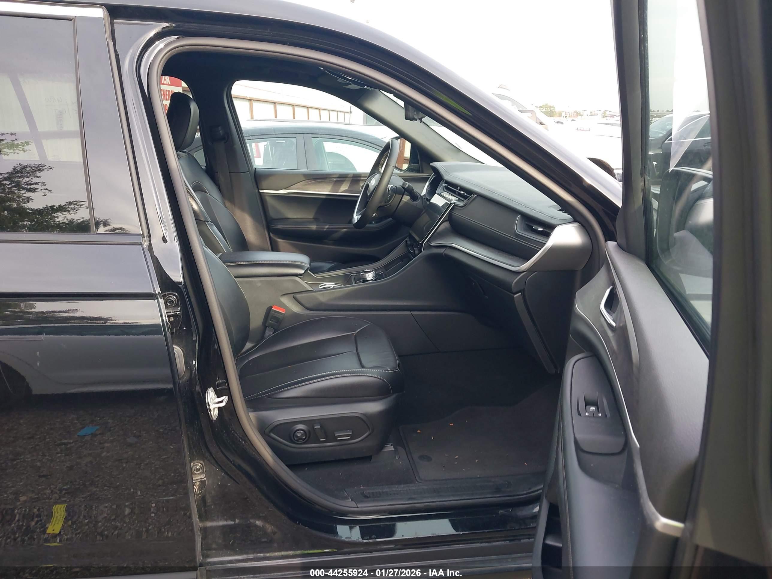 JEEP GRAND image 5