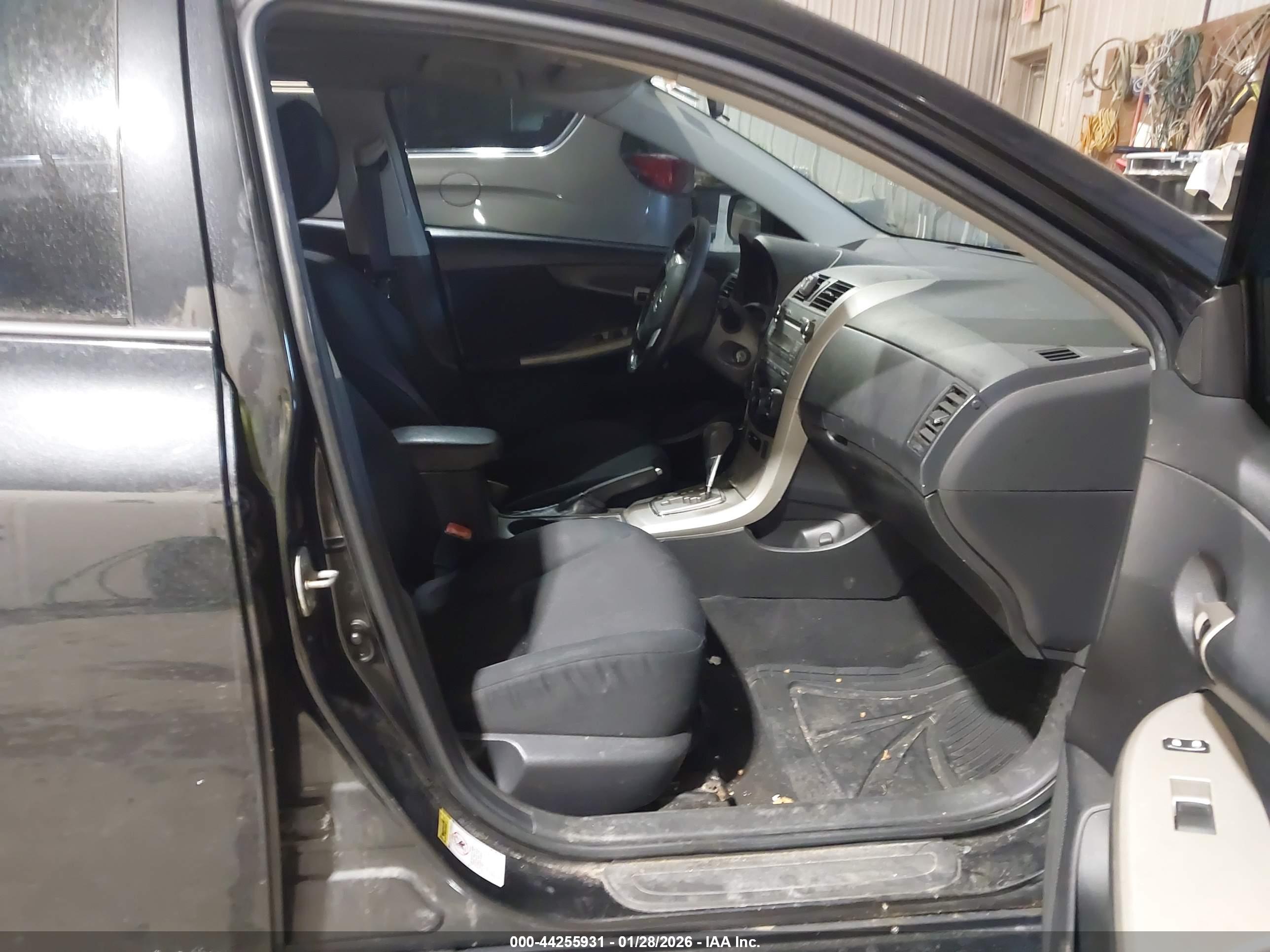 TOYOTA COROLLA image 5